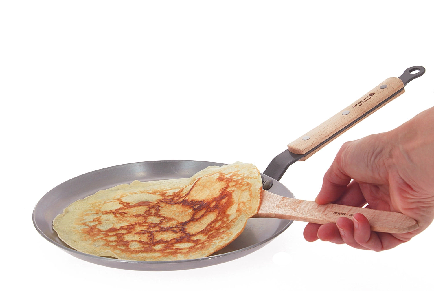 Hochwertige 24 cm Crêpepfanne aus Mineral B Bois, ideal für die Zubereitung von feinen Crêpes, ausgestattet mit einem komfortablen Holzgriff.