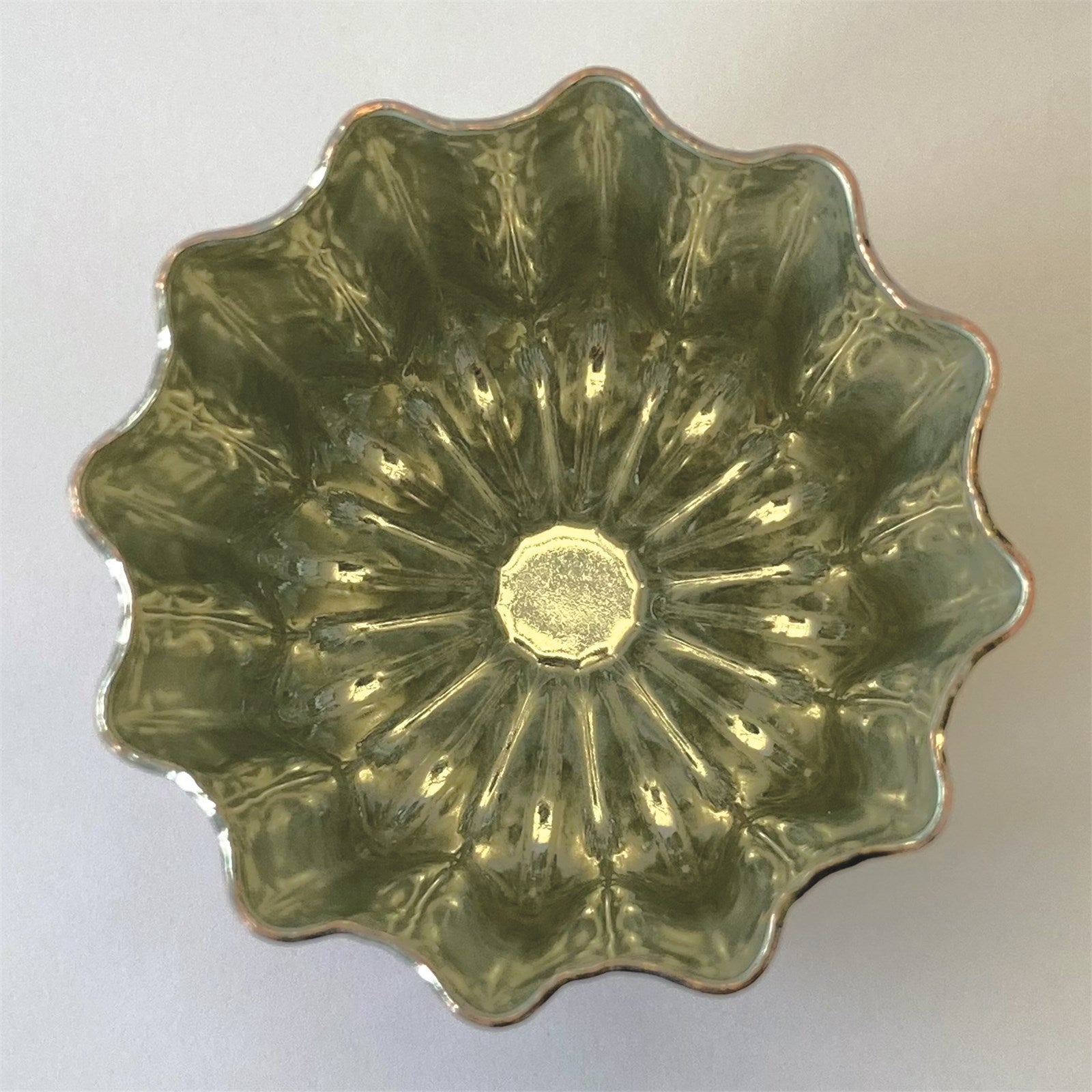 Backen Sie perfekte Cannelés mit der hochwertigen Kupferform von de Buyer. Ø 5,5 cm, für köstliche, gleichmäßig gebräunte Ergebnisse.