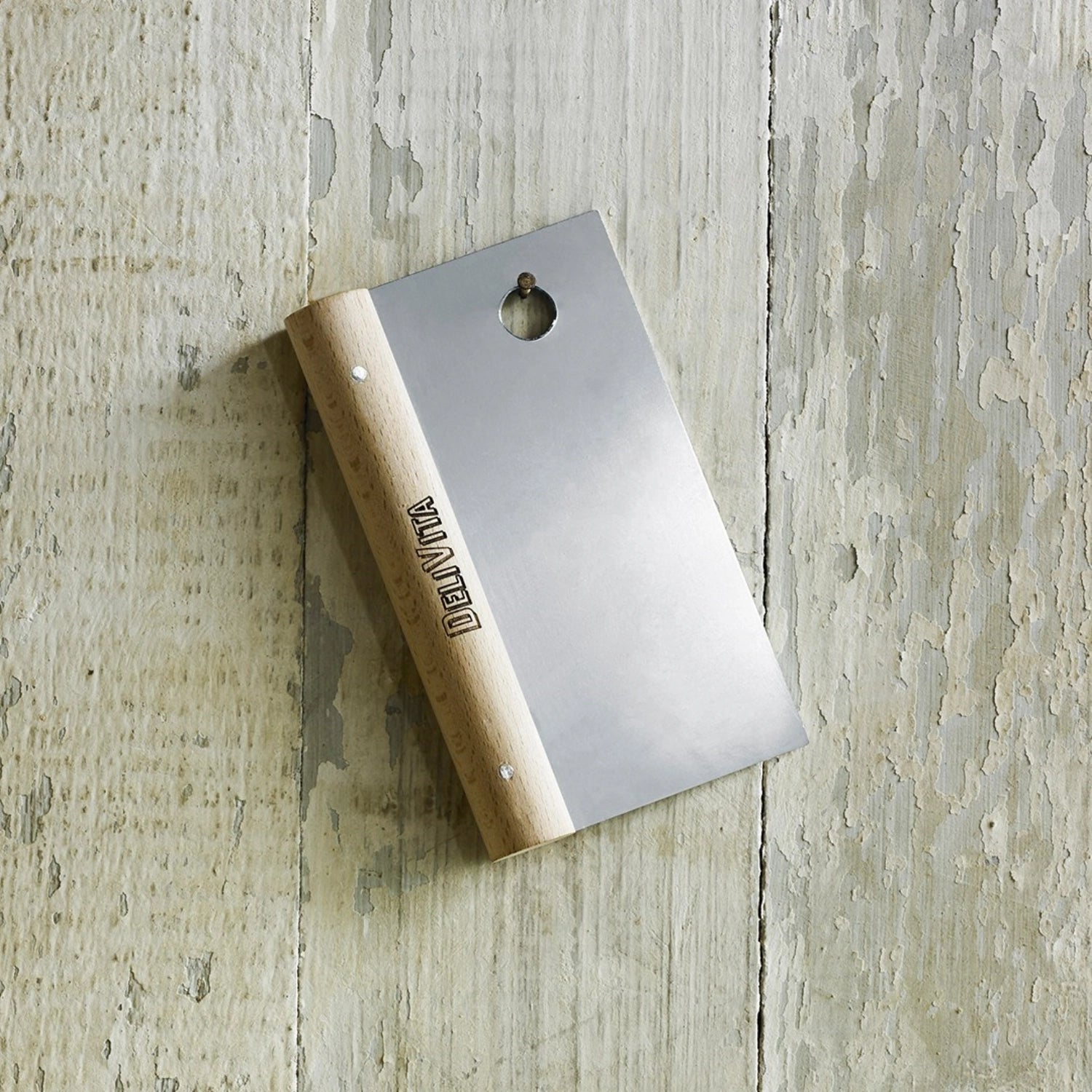 Entdecken Sie den Delivita Teigteiler: Ihr unverzichtbares Backwerkzeug für müheloses und präzises Teigportionieren. Hochwertig, ergonomisch und langlebig!