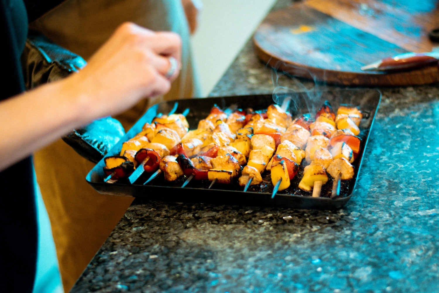 Entdecken Sie das rechteckige Ofengeschirr von Delivita – ideal für gleichmäßiges Garen und Backen. Langlebig, elegant und vielseitig einsetzbar!