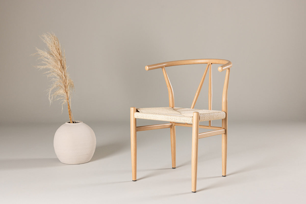 Alfons Esszimmerstuhl in Natur präsentiert im Onlineshop von KAQTU Design AG. Schalenstuhl mit Armlehne ist von Venture Home