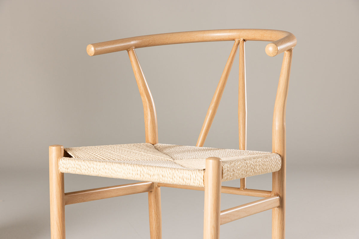 Alfons Esszimmerstuhl in Natur präsentiert im Onlineshop von KAQTU Design AG. Schalenstuhl mit Armlehne ist von Venture Home