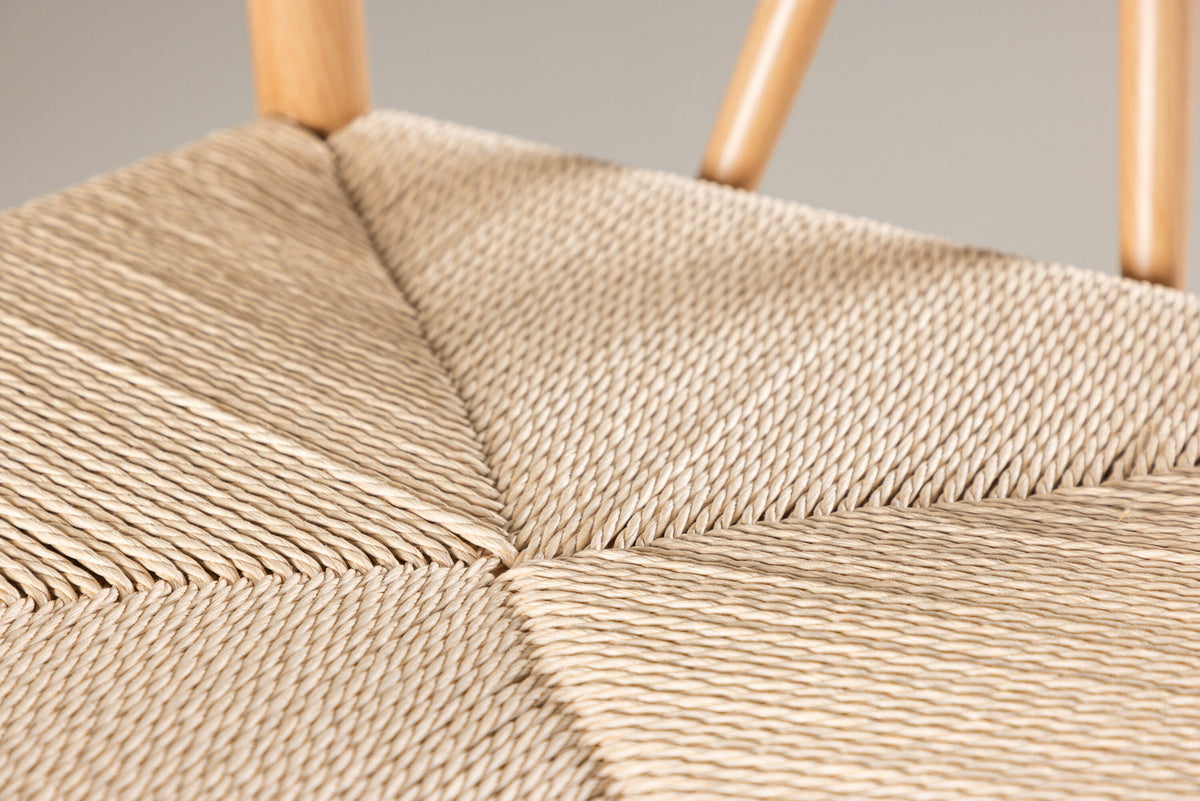 Alfons Esszimmerstuhl in Natur präsentiert im Onlineshop von KAQTU Design AG. Schalenstuhl mit Armlehne ist von Venture Home