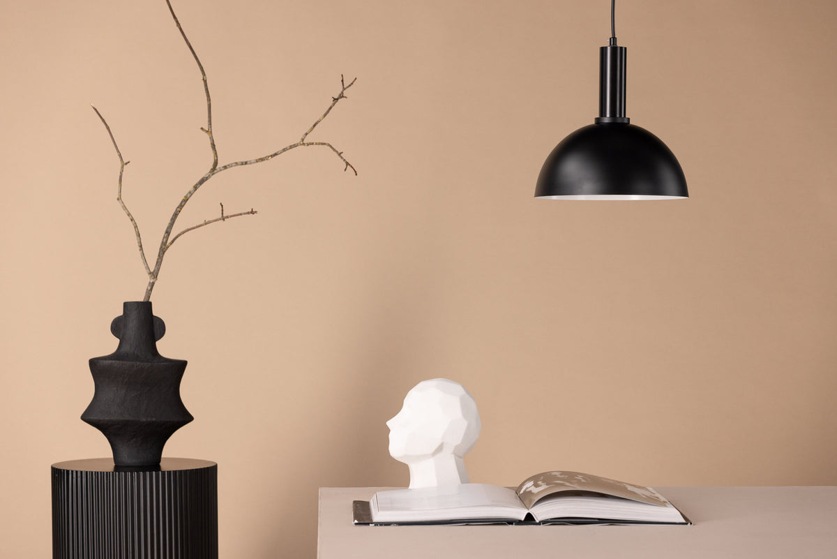 Narbonne Pendelleuchte in Schwarz präsentiert im Onlineshop von KAQTU Design AG. Pendelleuchte ist von Venture Home