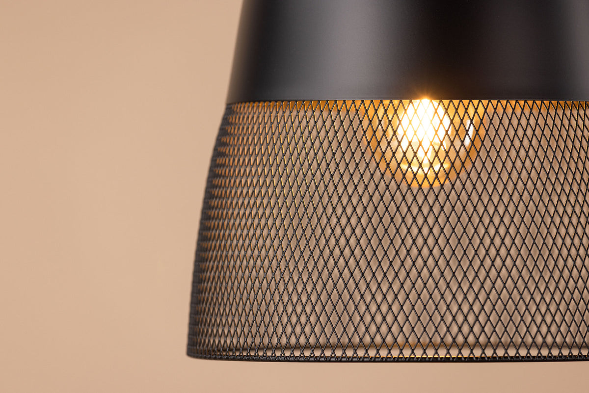 Toulon Pendelleuchte in Schwarz präsentiert im Onlineshop von KAQTU Design AG. Pendelleuchte ist von Venture Home