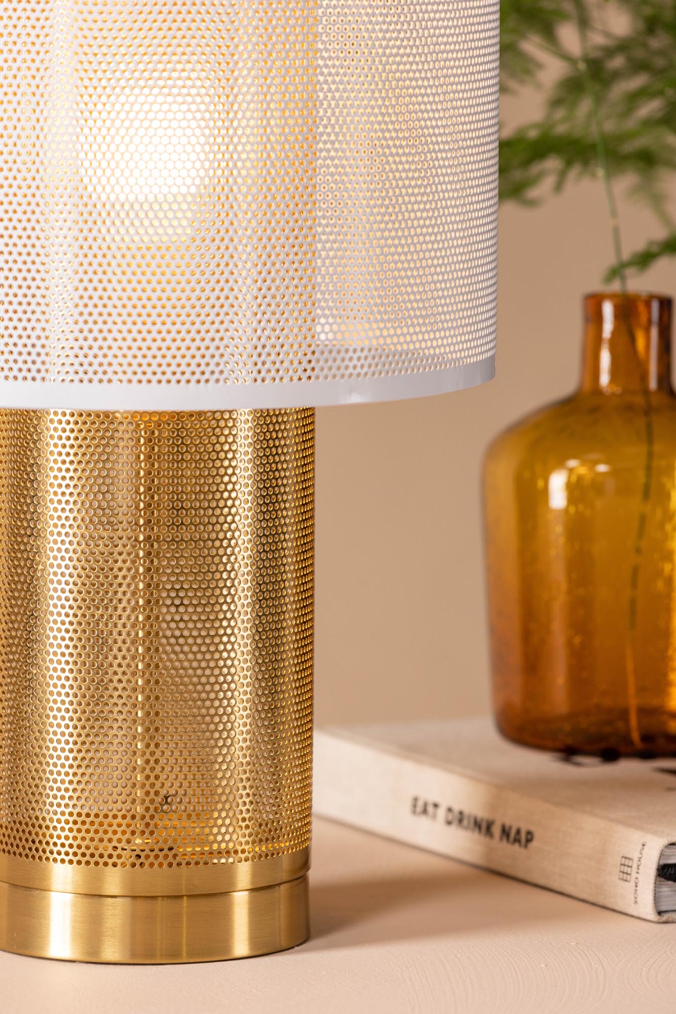 Gap Tischleuchte: Elegante Beleuchtung für jedes Interieur.