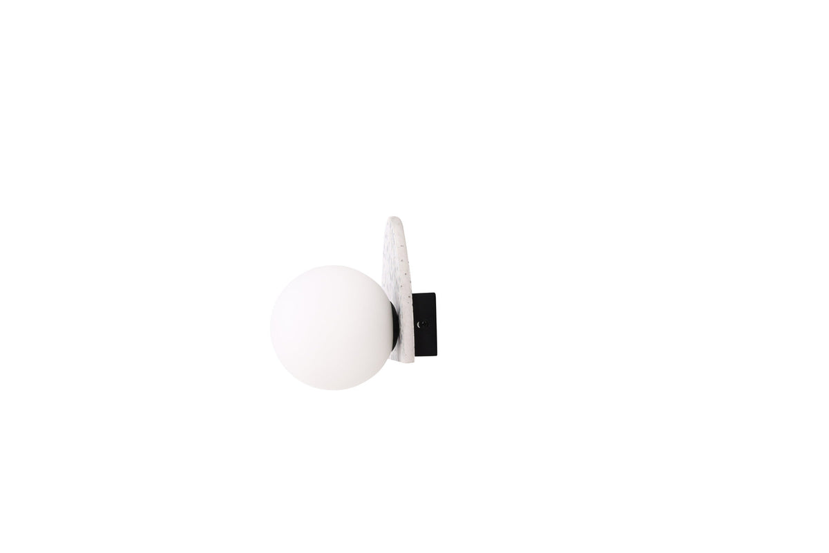Abbeville Wandleuchte in Weiss präsentiert im Onlineshop von KAQTU Design AG. Wandleuchte ist von Venture Home