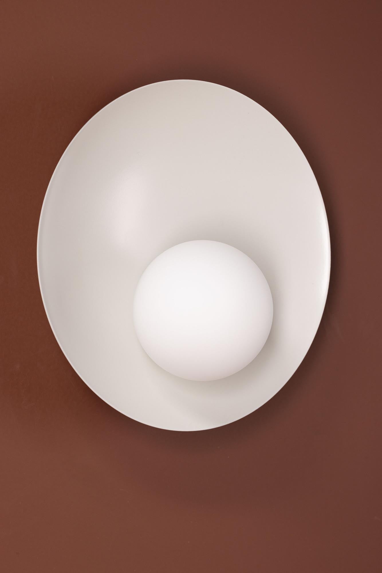 Le Havre Wandleuchte: Klassische Beleuchtung von Venture Home.