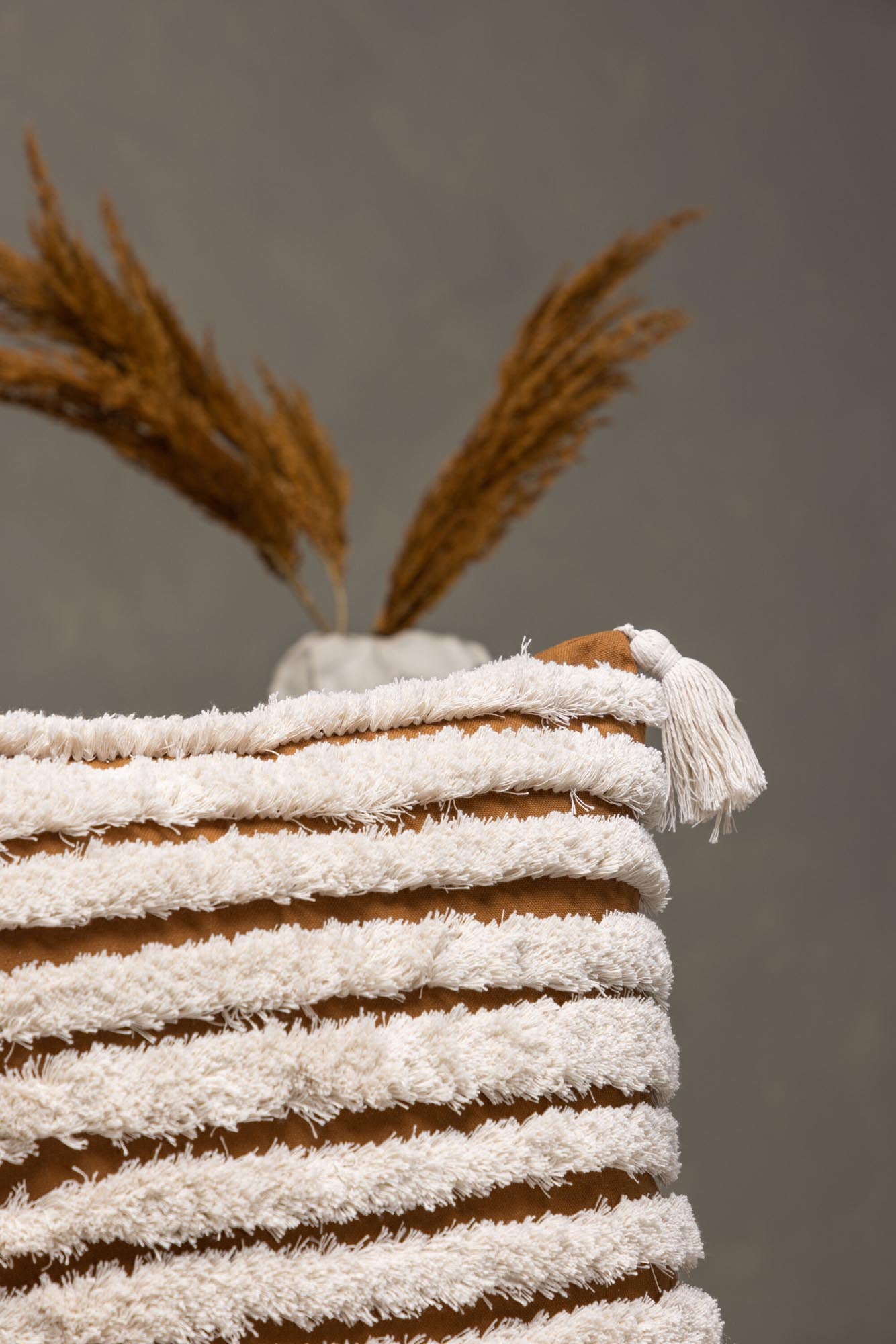 Elina Kissenbezug in Rostrot, elegant und modern von Venture Home.