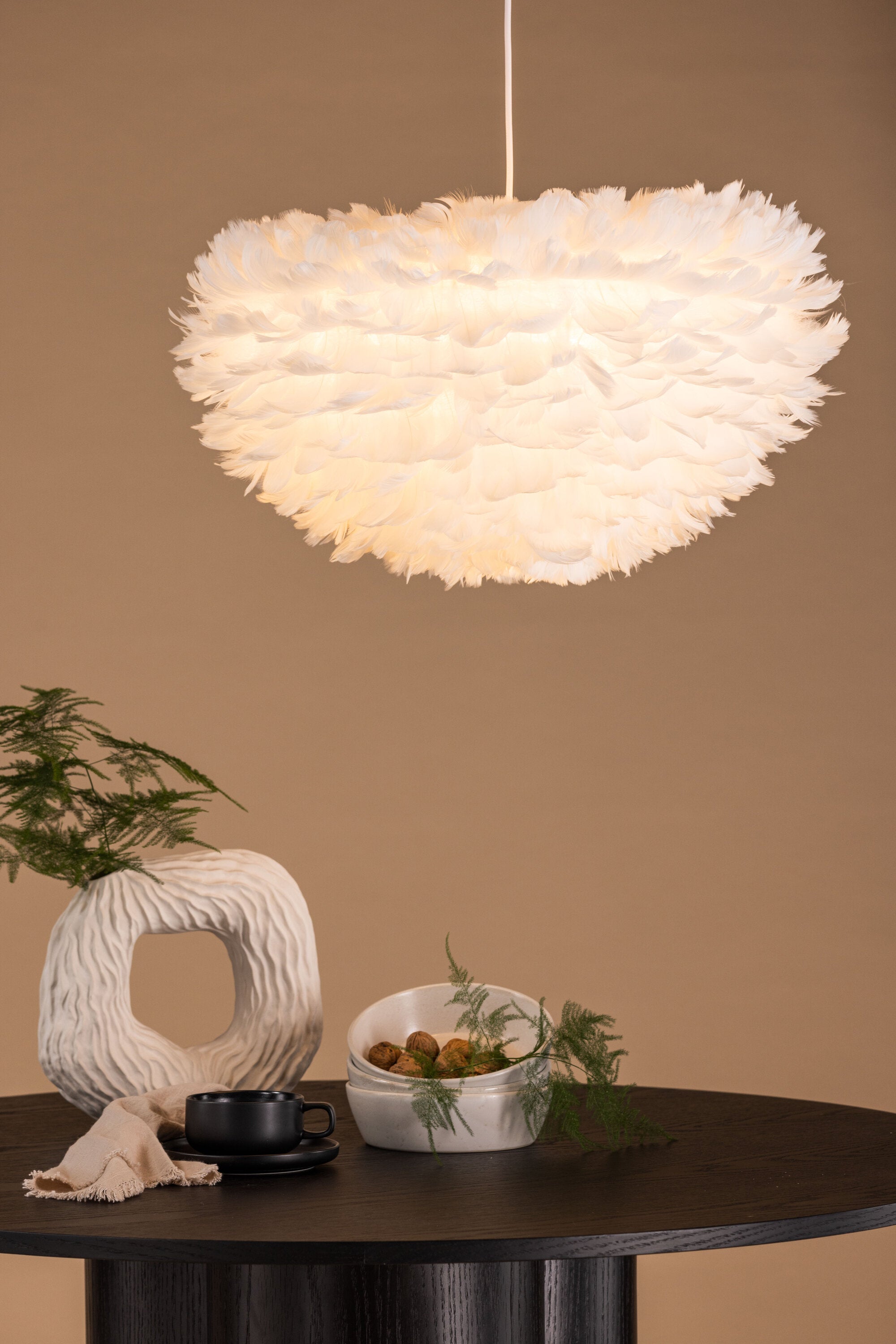 Nicola Pendelleuchte in Weiss präsentiert im Onlineshop von KAQTU Design AG. Pendelleuchte ist von Venture Home