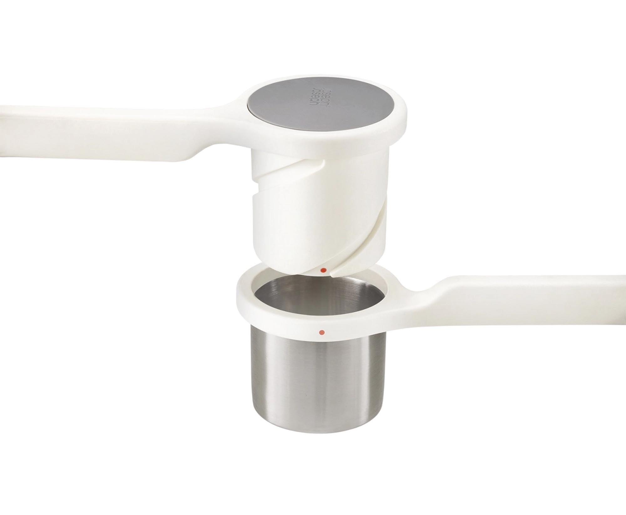 Robuste Helix Kartoffelpresse für leichtes Pürieren von Joseph Joseph.