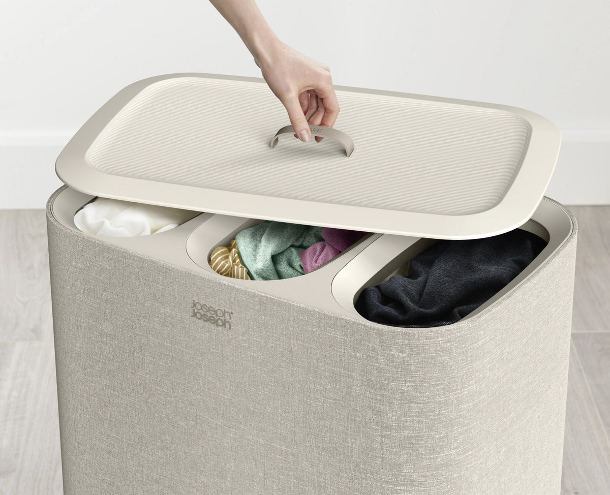 Tota Trio 90L Wäschekorb ecru in Beige präsentiert im Onlineshop von KAQTU Design AG. Wäschekorb ist von Joseph Joseph