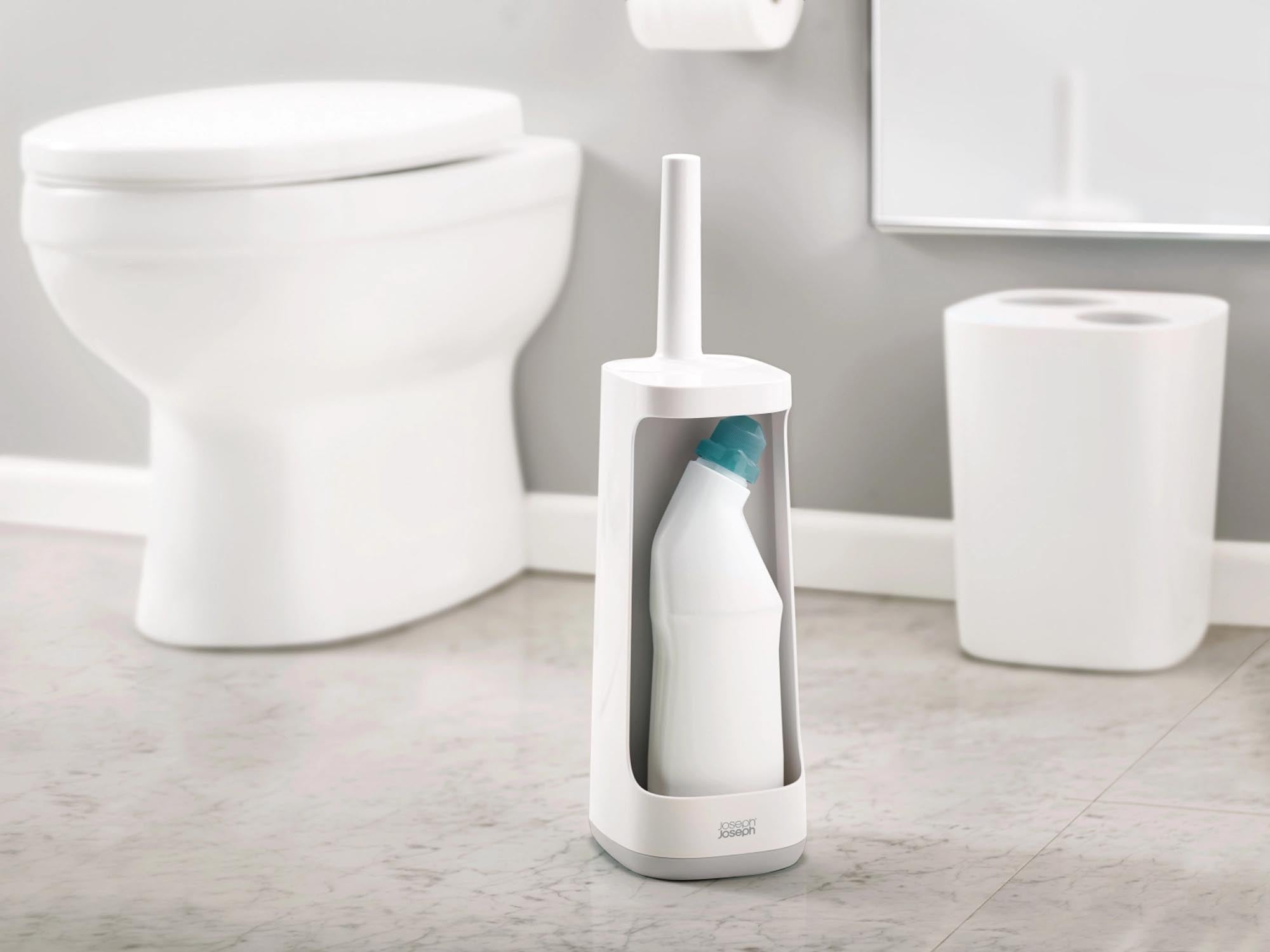 Moderne Flex Plus Toilettenbürste von Joseph Joseph in Weiß und Grau: Praktisch, robust und mit praktischem Fach für Badutensilien.