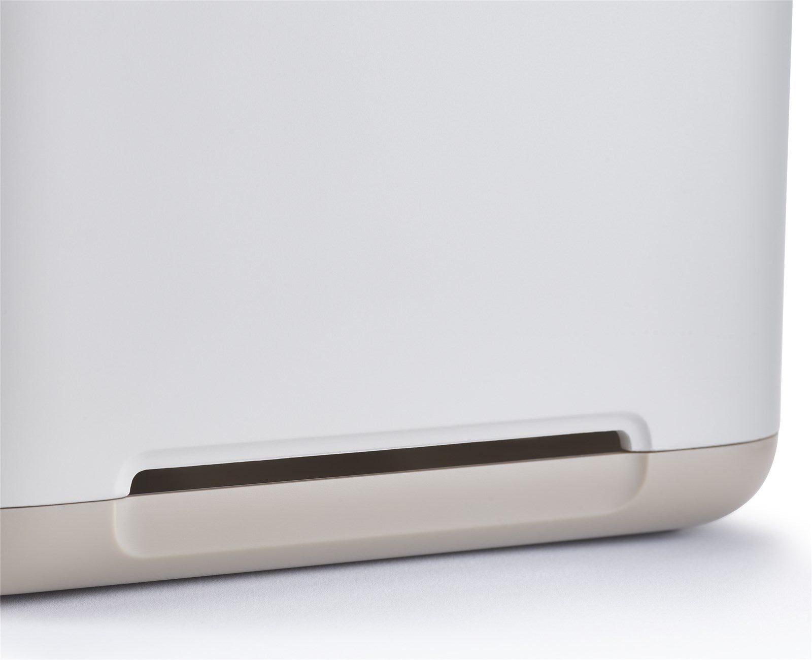 Der stilvolle EasyStore Zahnbürstenhalter in Ecru von Joseph Joseph vereint Funktionalität und Eleganz, ideal für jedes Badezimmer.