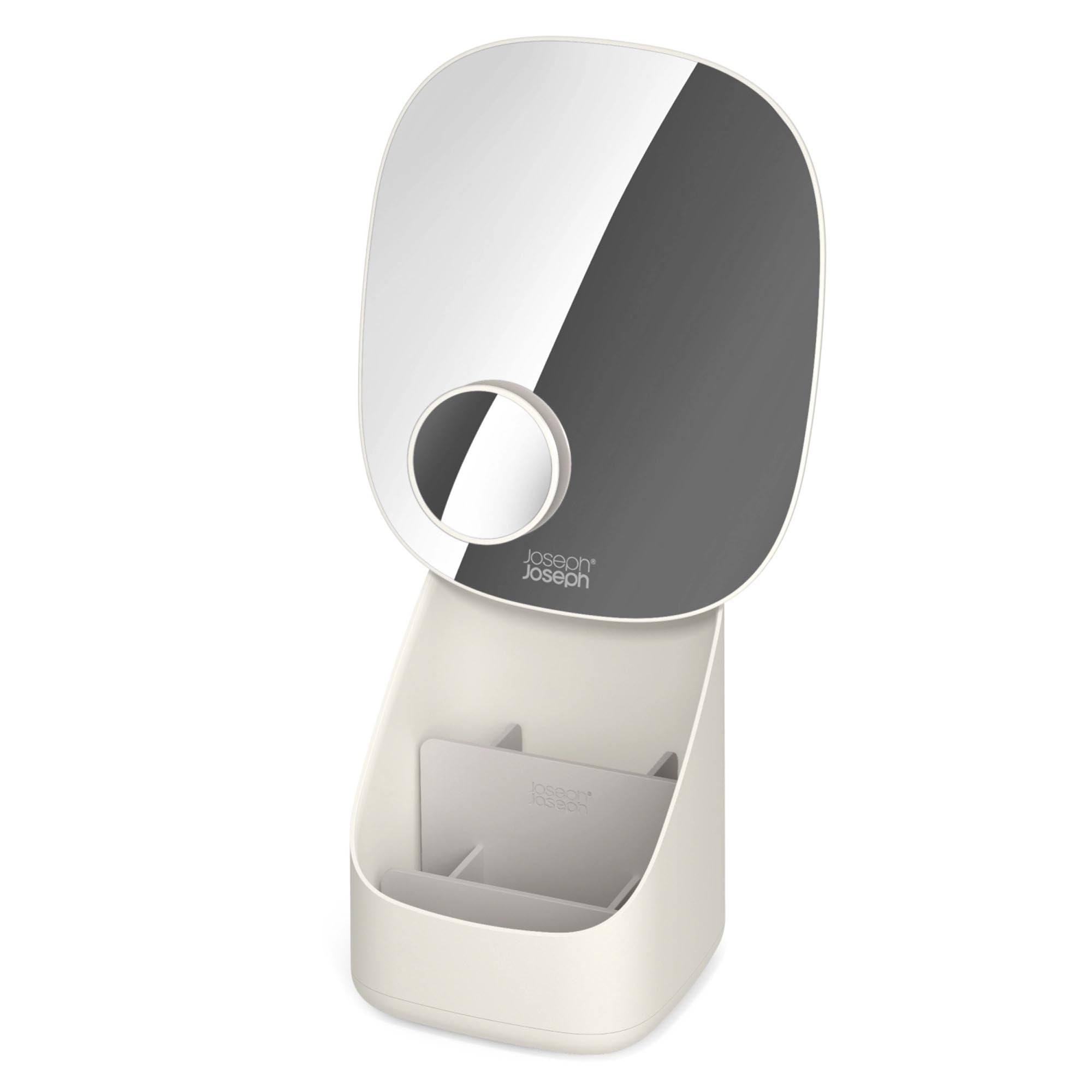 Viva Sockelspiegel mit kosmetischem Organizer, 21x18.5x23cm in Beige präsentiert im Onlineshop von KAQTU Design AG. Badzubehör ist von Joseph Joseph