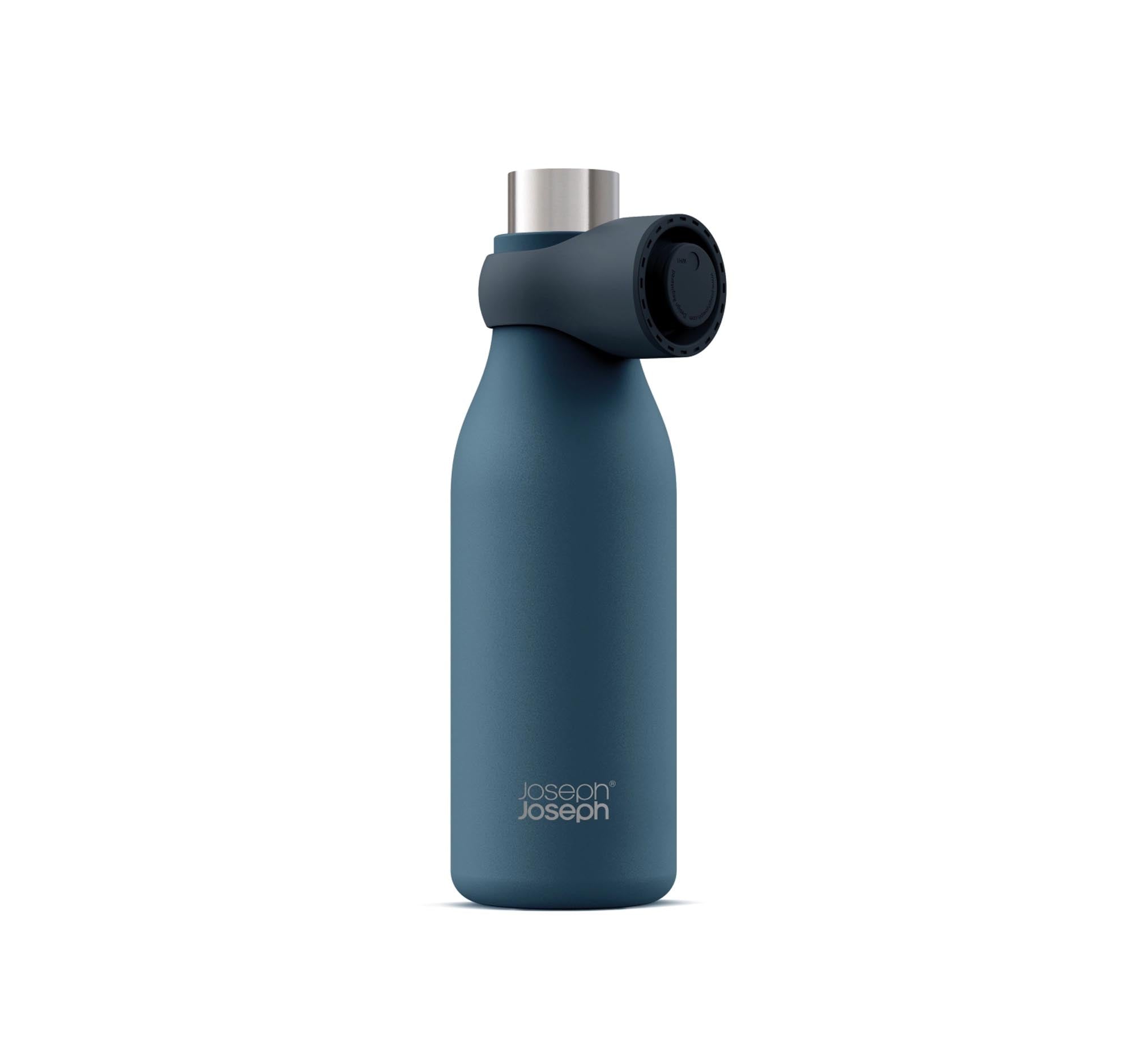 Entdecken Sie die elegante Loop Wasserflasche von Joseph Joseph in Blau. Mit 500ml Fassungsvermögen, robustem Edelstahl und auslaufsicherem Design – perfekt für aktive Lebensstile.