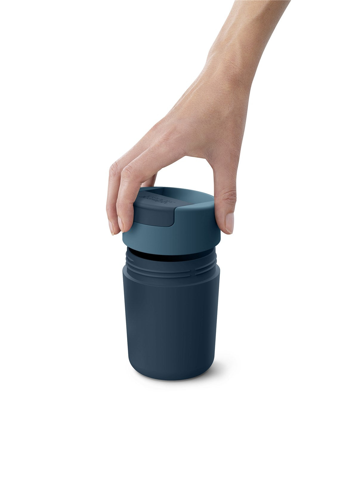 Entdecken Sie den Joseph Joseph Sipp Travel Mug in Blau (340ml) – ideal für unterwegs! Hält Ihre Getränke perfekt temperiert und ist umweltbewusst.