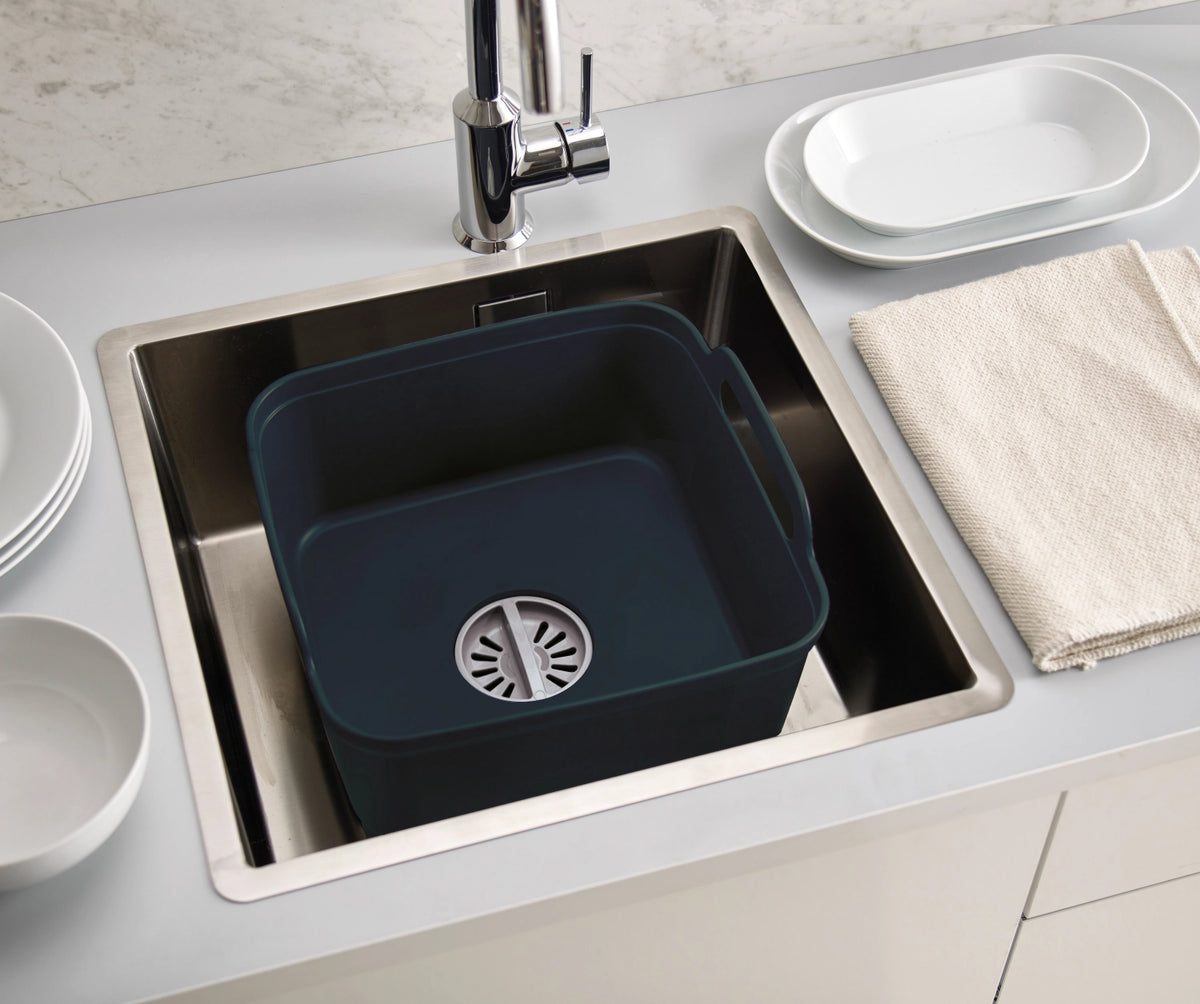 Wash Drain Waschbehälter grau in Schwarz präsentiert im Onlineshop von KAQTU Design AG. Abwasch ist von Joseph Joseph