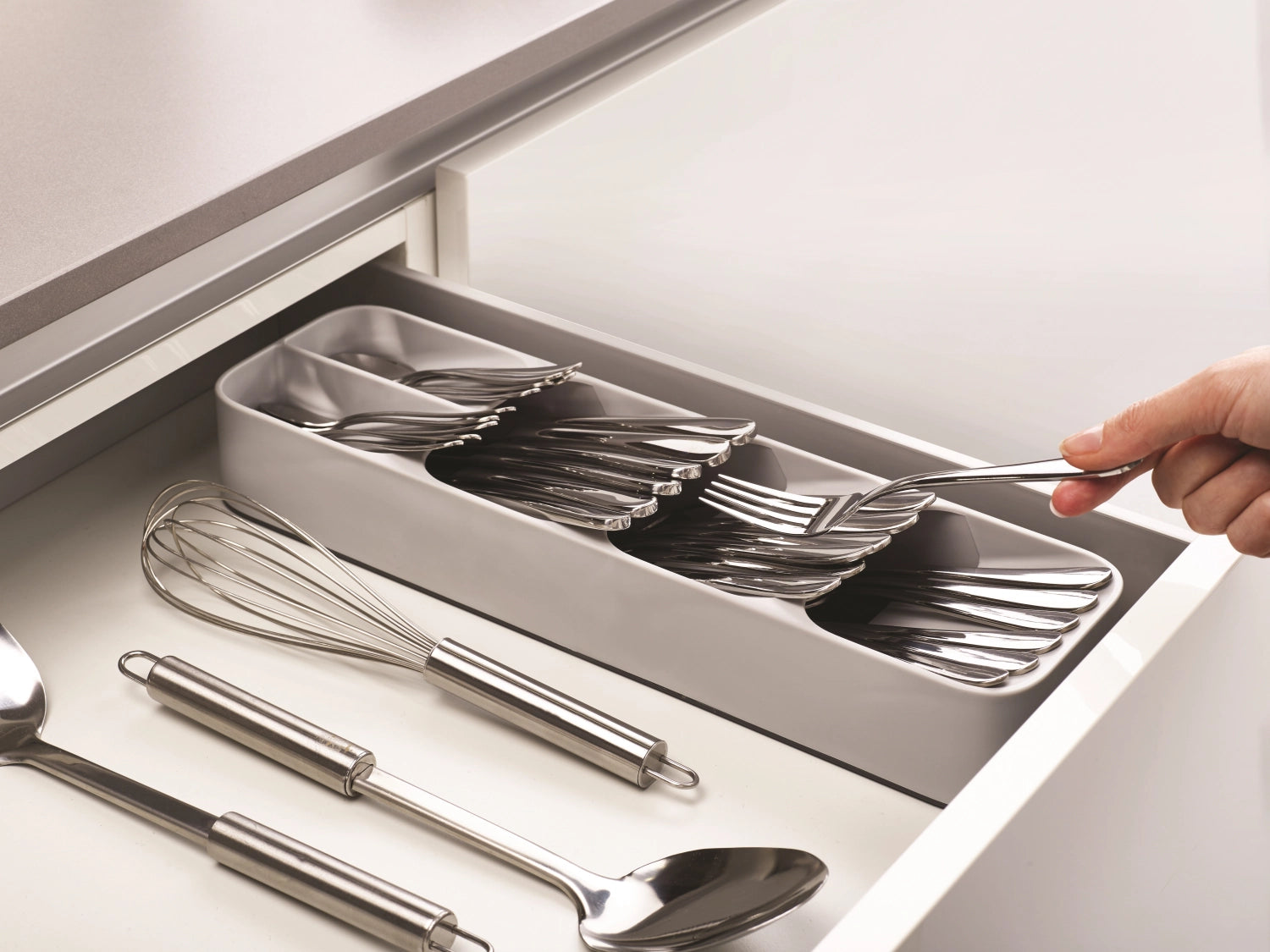 Praktische Besteckeinlage von Joseph Joseph in Grau, 11x39.5x5.7 cm, ideal zur organisierten Aufbewahrung von Besteck in Schubladen.
