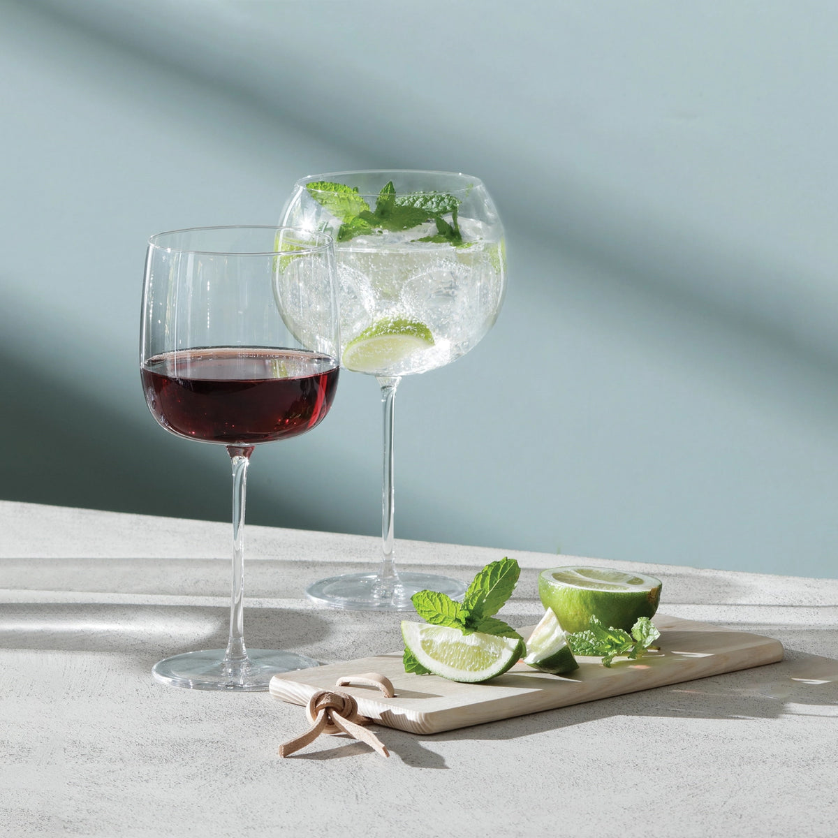 4er Set Borough Weingläser 450ml Klar in Transparent präsentiert im Onlineshop von KAQTU Design AG. Wein- & Sektglas ist von LSA
