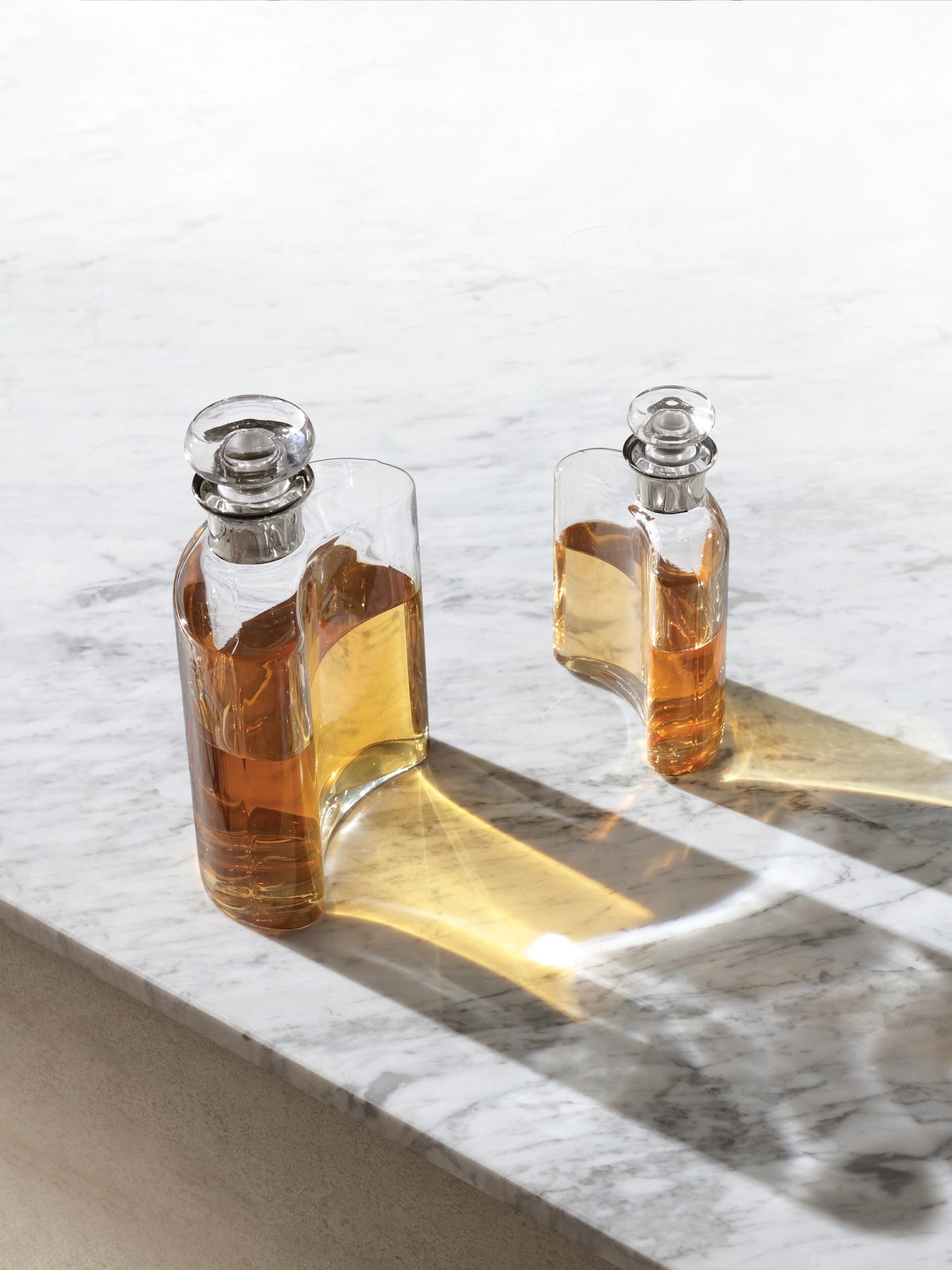 Erleben Sie den stilvollen Flask Dekanter 0.35L von LSA. Mit luxuriösem Design und optimaler Belüftung für ein unvergleichliches Weinerlebnis.