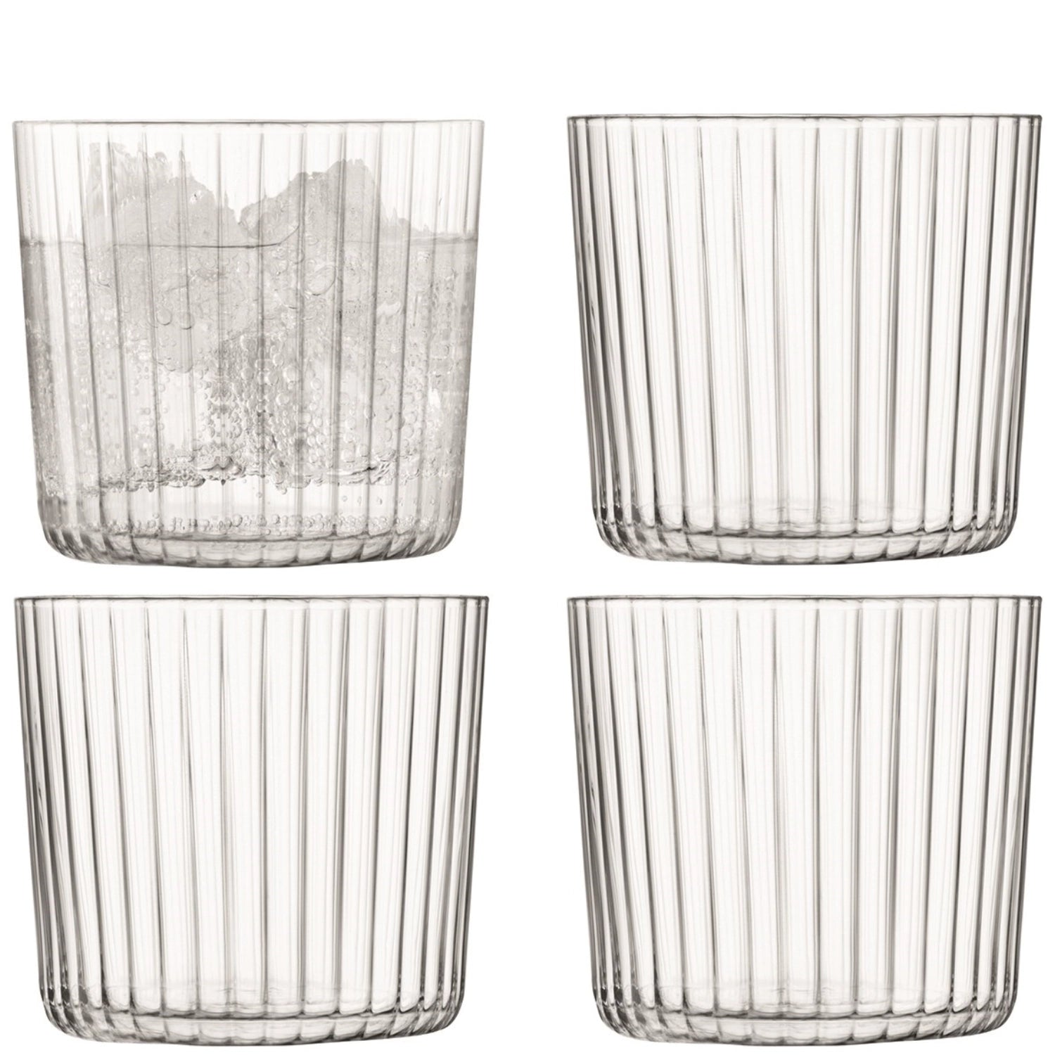 Entdecken Sie das 4er Set Gio Line Becher von LSA. Stilvolle, robuste 310ml Becher aus hochwertigem Glas für jeden Anlass.