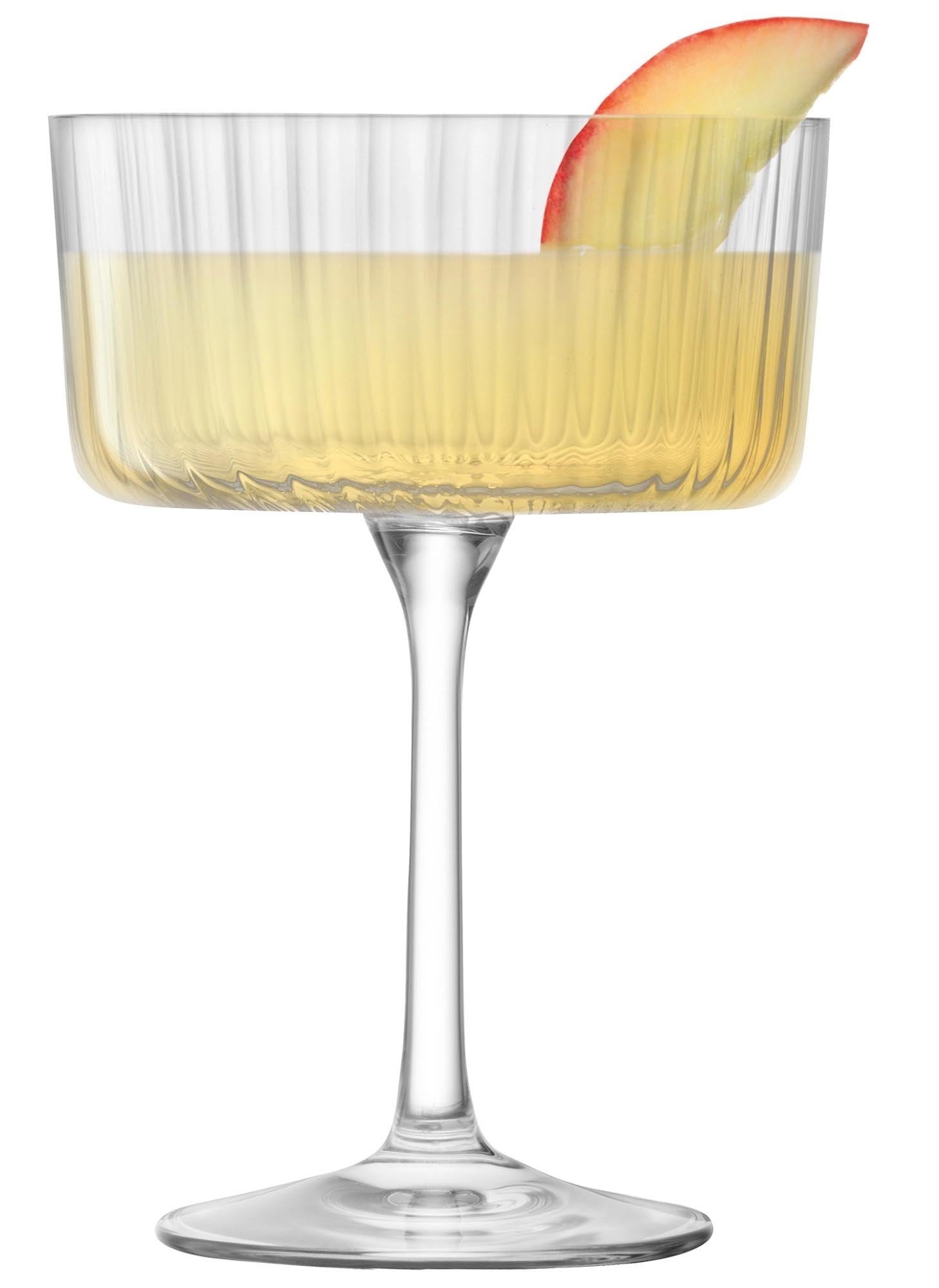 Elegante Gio Line Gläser (230ml) von LSA: Perfekt für festliche Anlässe und vielseitige Cocktails. Hochwertig, robust und spülmaschinenfest.