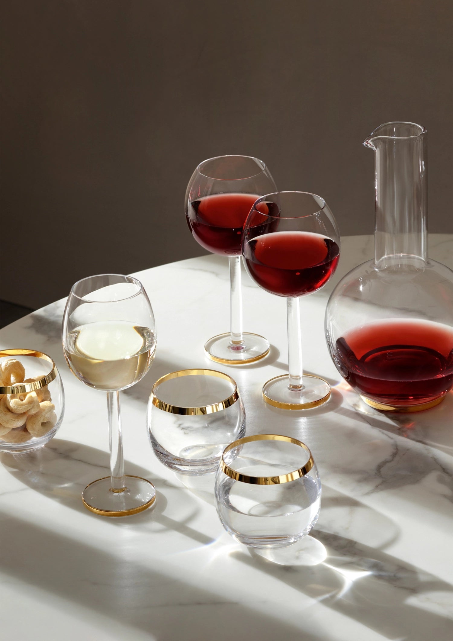 Stilvolle LSA Karaffe "Luca" in Gold, 1,5 l, ideal für festliche Anlässe und elegante Tischdekoration.