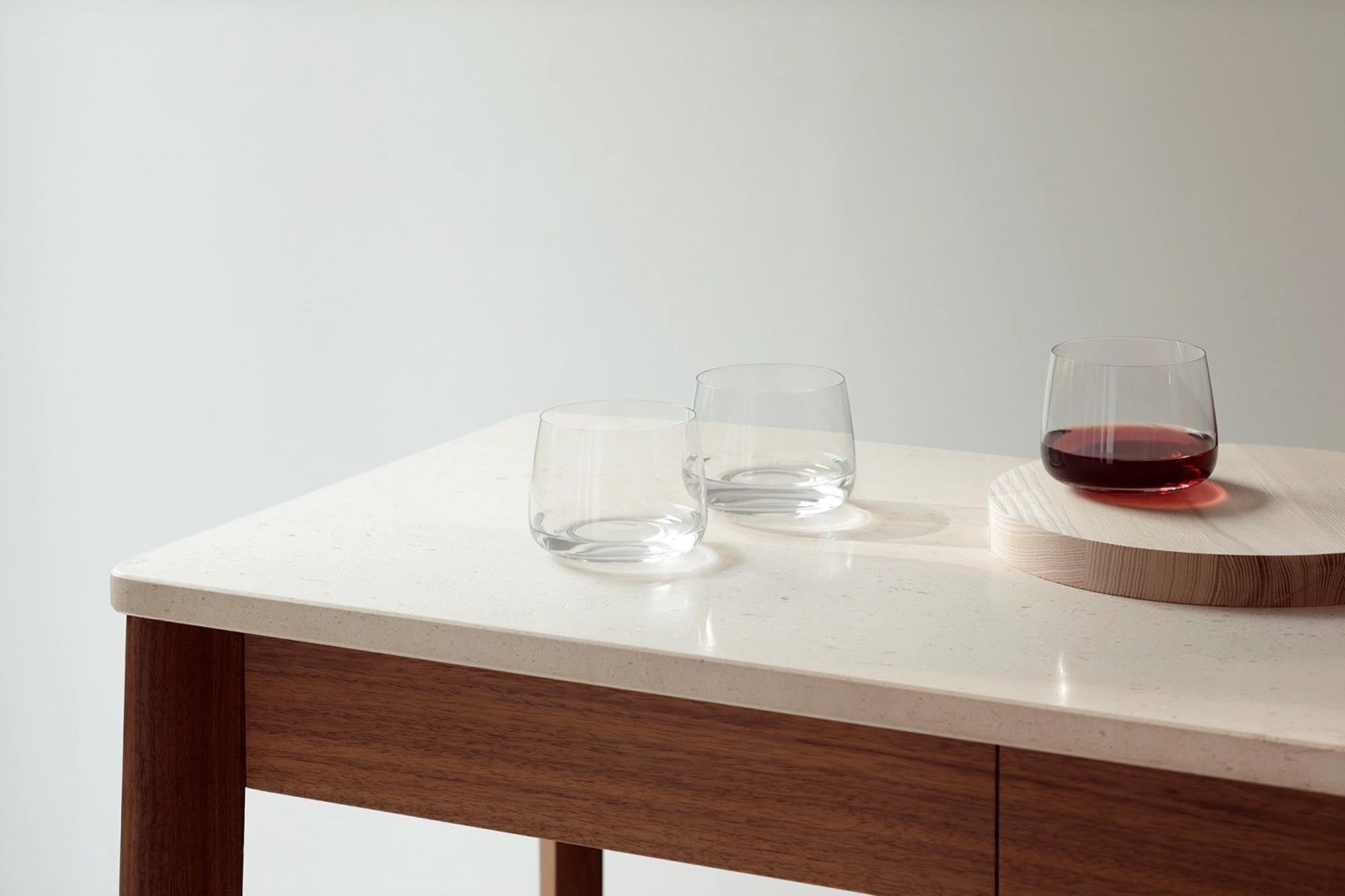Elegantes 4er Set Metropolitan Stemless Gläser von LSA, 360ml, aus hochwertigem Kristallglas für ein luxuriöses Trinkerlebnis.