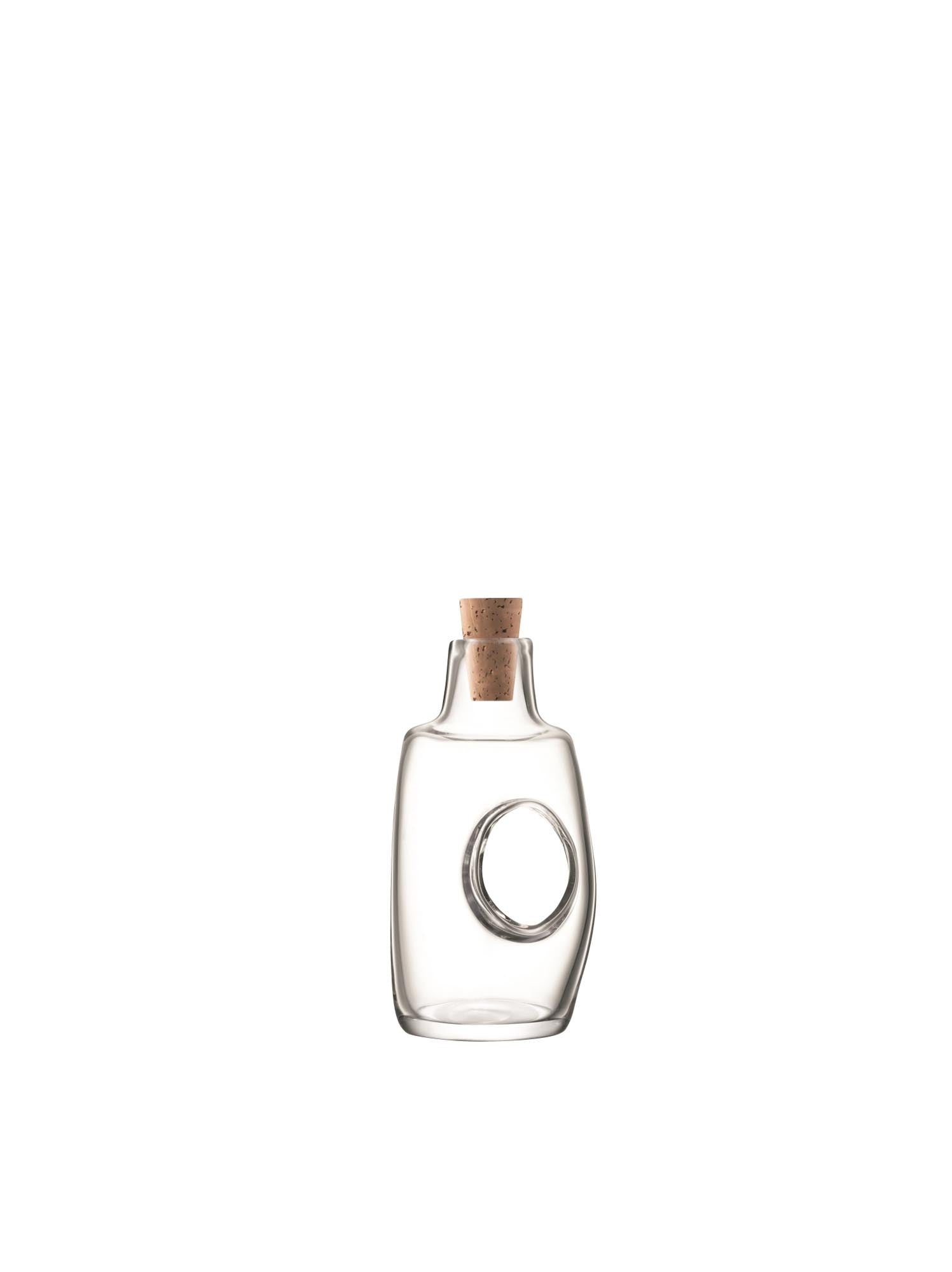 Elegante 120ml Glasflasche von LSA mit Korkstopfen, ideal für Öle & Essige. Stilvoll, funktional, perfekt für jede Küche.