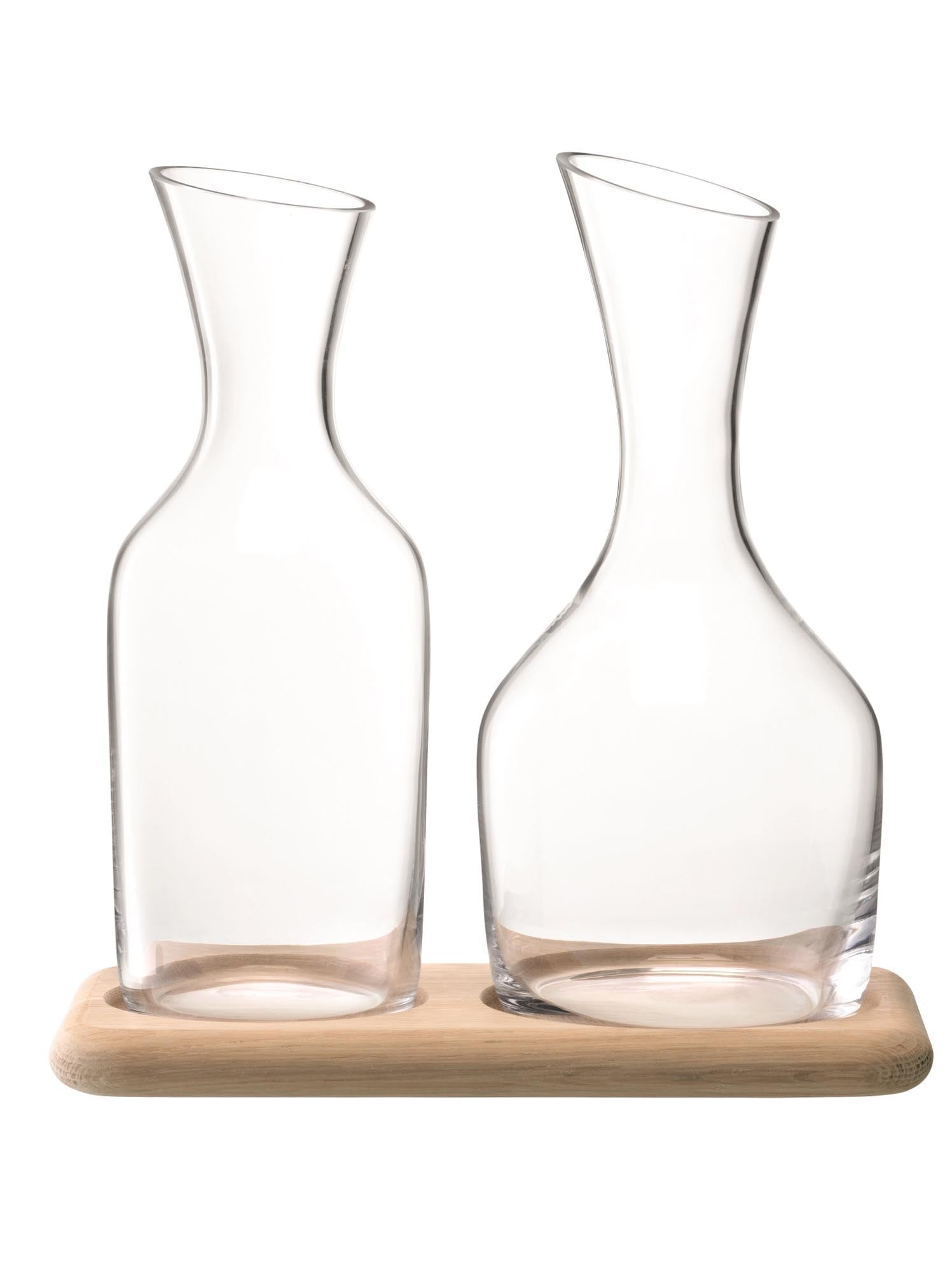 Wine Wasser Wein Karaffe Set Unterteil aus Eiche in Transparent präsentiert im Onlineshop von KAQTU Design AG. Karaffe ist von LSA