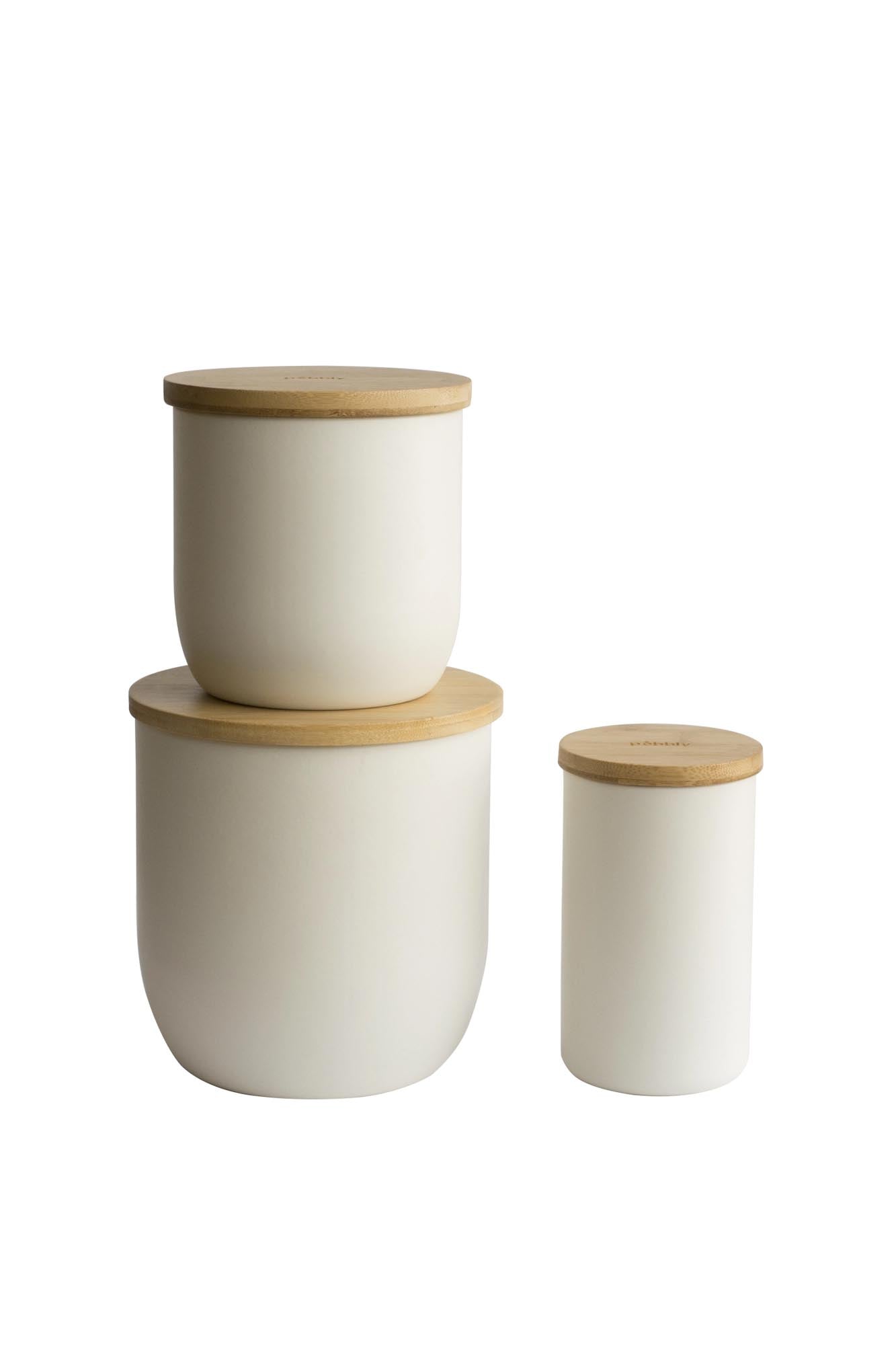 Elegante weisse Tee-Dose aus Metall, 650ml, mit stilvollem Bambusdeckel.