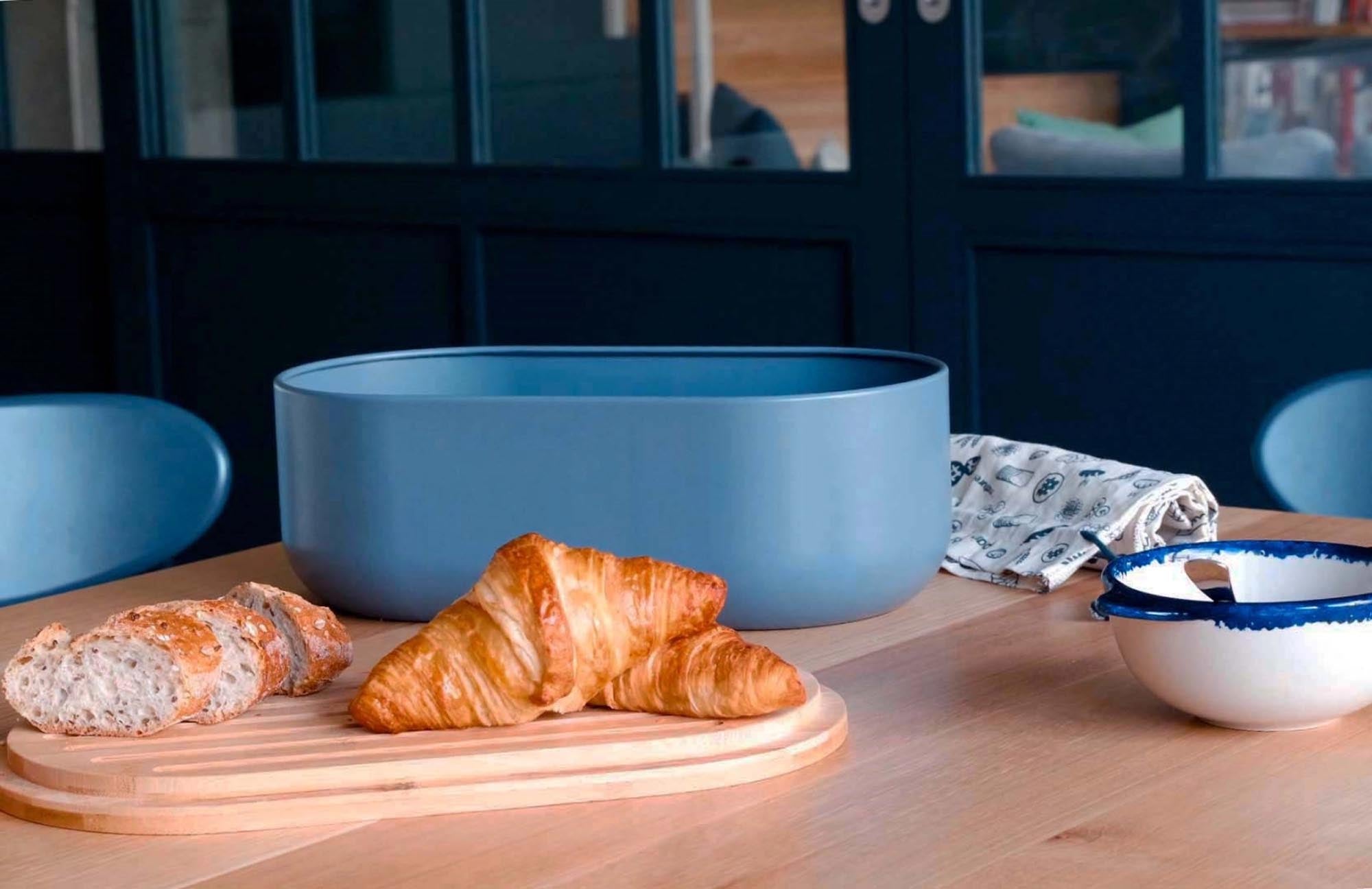 Stilvoller Pebbly Brotkasten aus Slate mit Bambus-Schneidebrett, Messer und Baumwoll-Brotbeutel für frisches Brot.