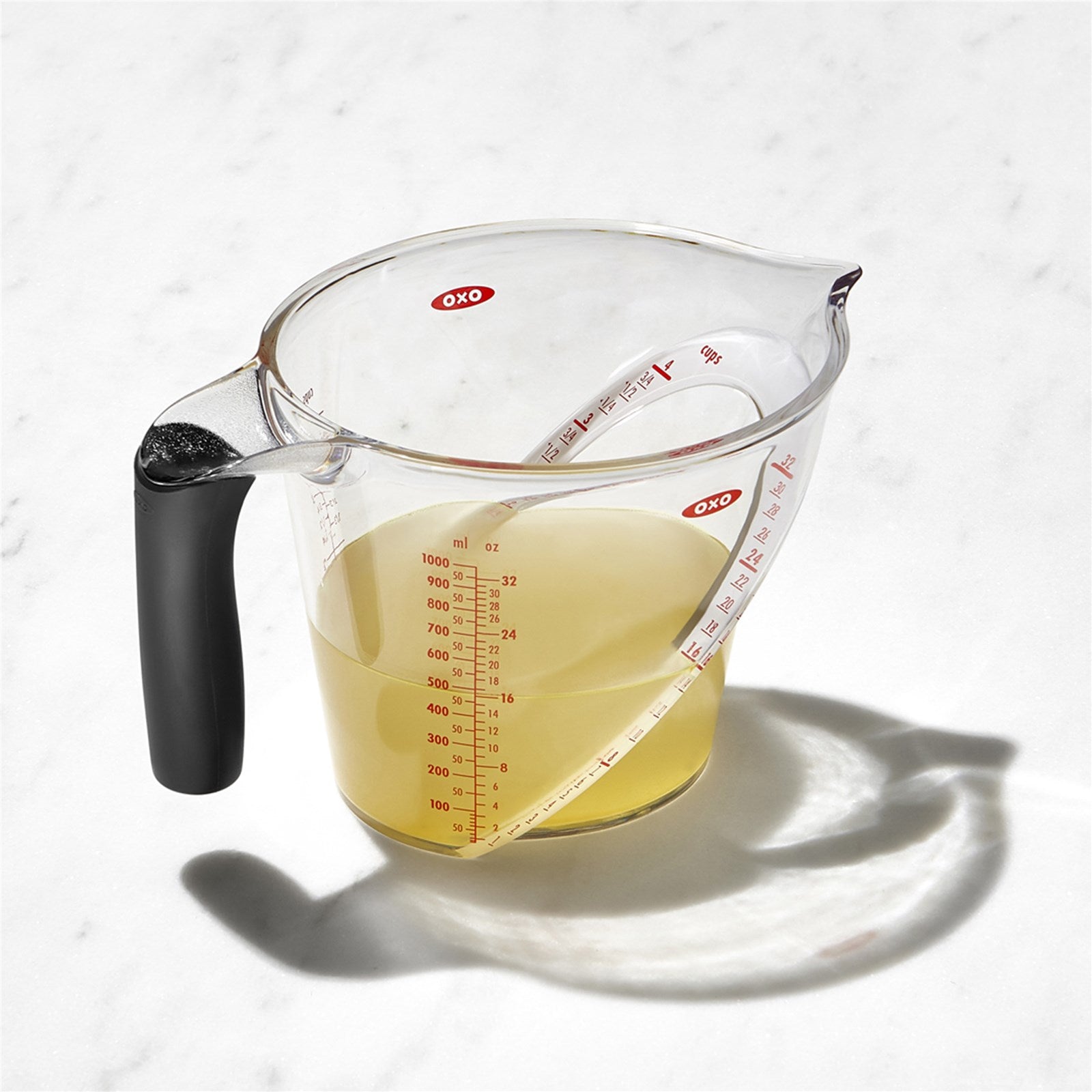 OXO abgewinkelter Messbecher 1L: Ideal für präzises Messen, spülmaschinenfest und stilvoll. Perfekt für jede moderne Küche!