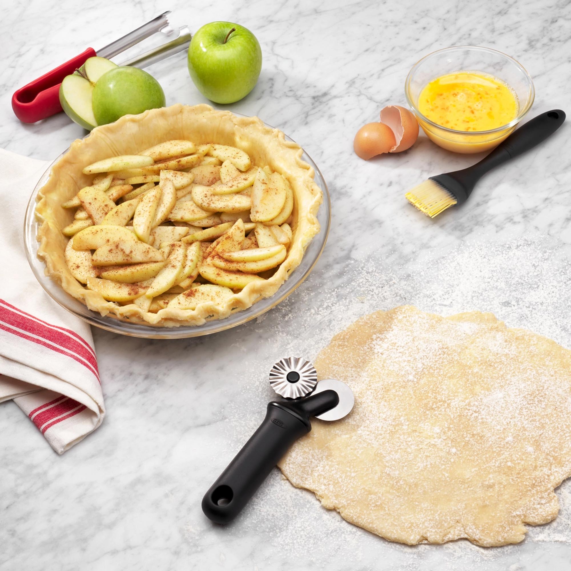 Der OXO Backpinsel aus Silikon (3.8 cm) vereinfacht das Backen mit seinem ergonomischen Design, der leichten Reinigung und vielseitigen Einsatzmöglichkeiten.