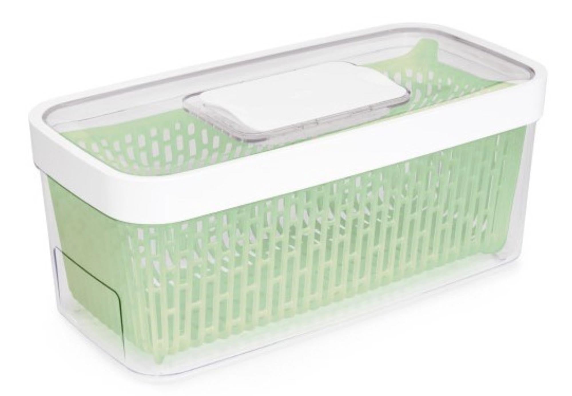 Der OXO Greensaver Aufbewahrungsbehälter (33,4x16x14 cm) hält Lebensmittel dank Aktivkohlefilter länger frisch und ist stilvoll und praktisch.