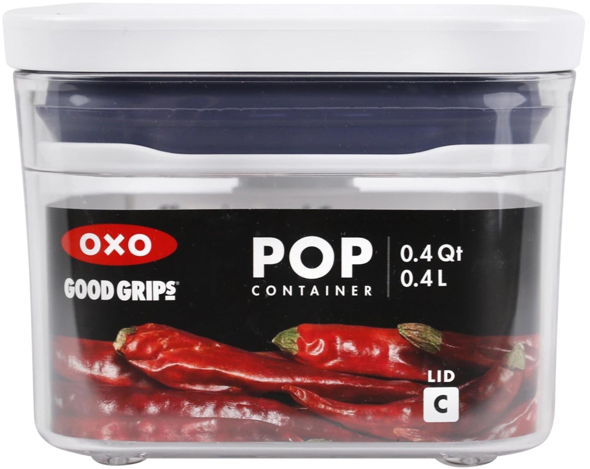 Kompakter OXO POP 2.0 Behälter, perfekt für die Aufbewahrung von Lebensmitteln. Stapelbar, luftdicht und BPA-frei für frische Vorräte.