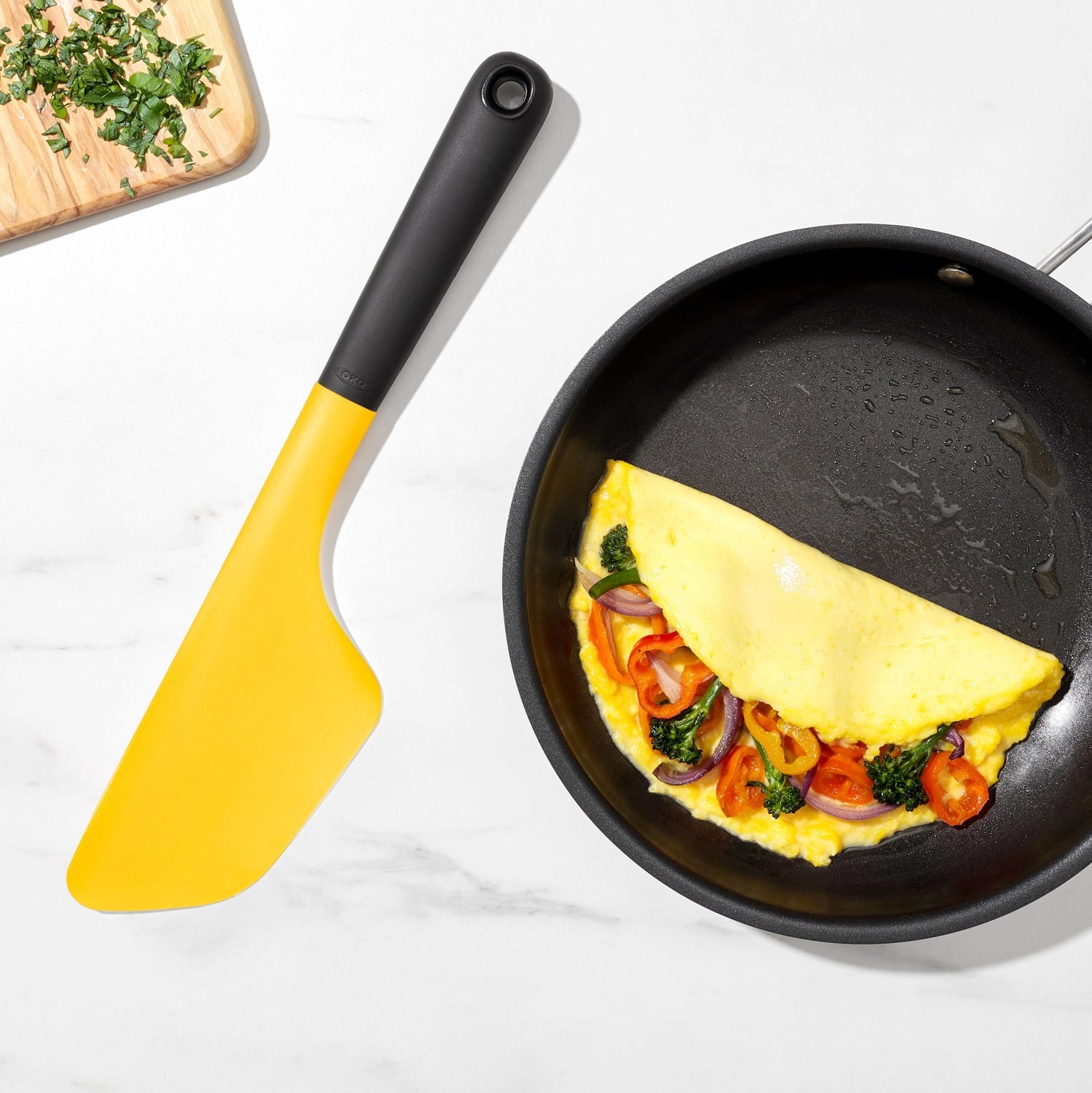 Erleben Sie mit dem OXO Good Grips Crêpeswender (30cm) müheloses Wenden und Servieren von Crêpes und mehr – ein Must-Have für jede Küche!
