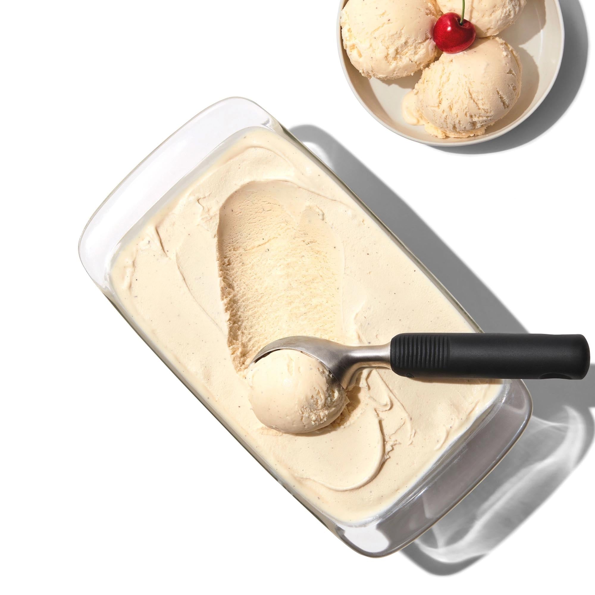 Der OXO GG STL Glacelöffel vereinfacht das Servieren von gefrorenen Desserts. Hochwertig, ergonomisch und leicht zu reinigen – ein Must-Have für jede Küche!