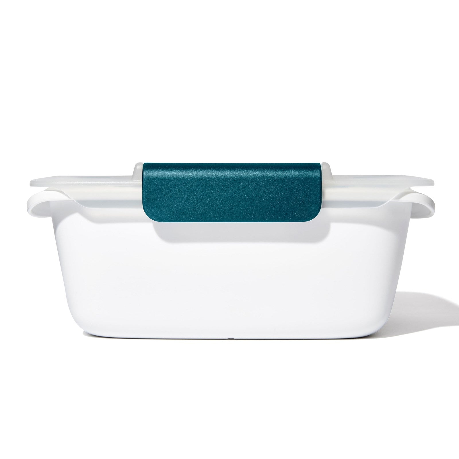 Der OXO Good Grips Prep & Go Salatbehälter 1.5L ist ideal für frische, gesunde Mahlzeiten unterwegs. Luftdicht, robust und spülmaschinenfest.