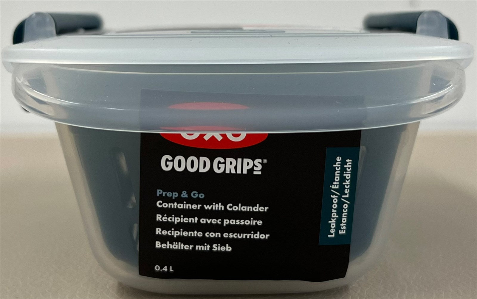 Der OXO Good Grips Prep Go Behälter (0.45L) mit Sieb ist ideal für die Aufbewahrung von frischen Lebensmitteln und Snacks – praktisch und langlebig.