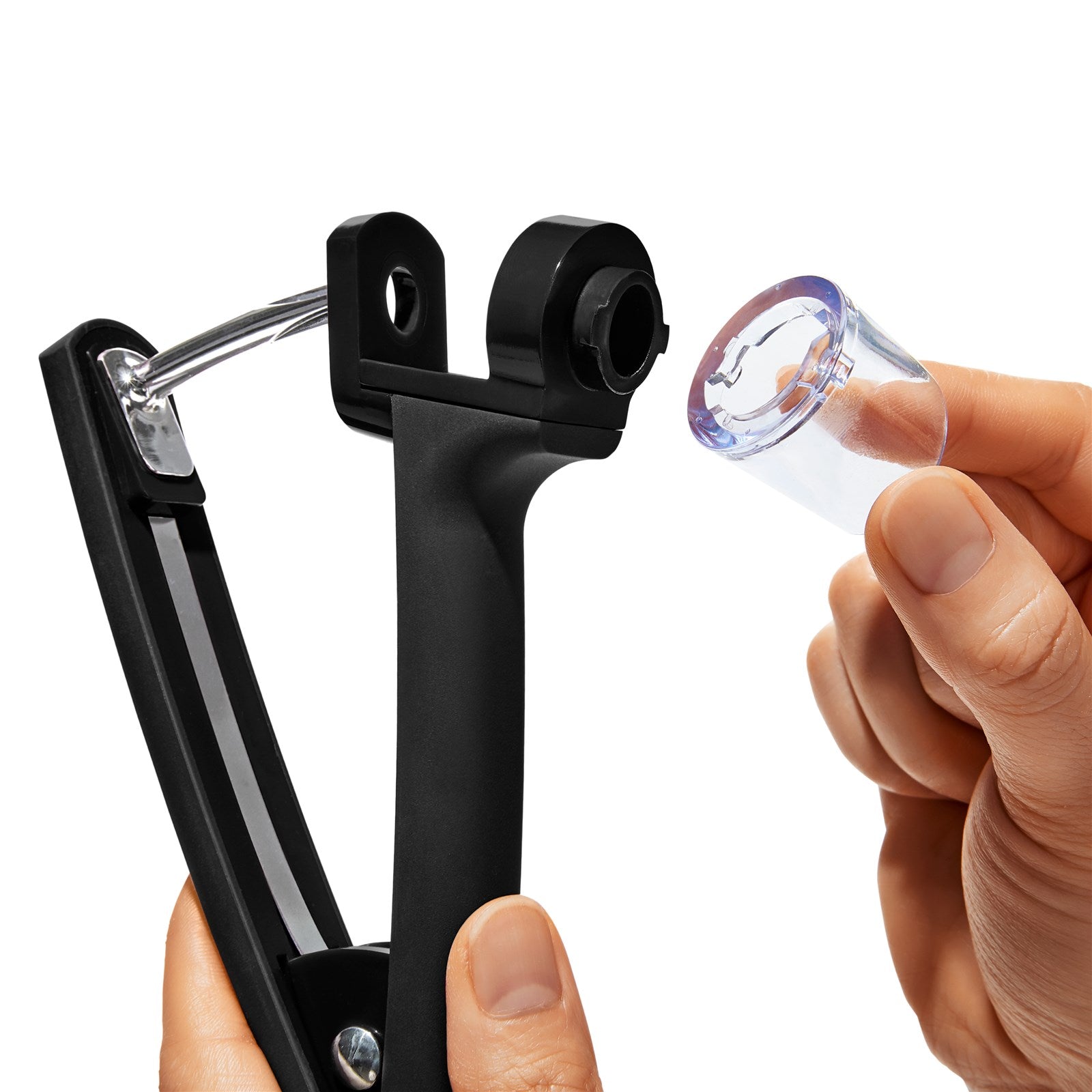 Der OXO Good Grips Kirschen- und Olivenentsteiner in elegantem Schwarz vereinfacht das Entsteinen. Ergonomisches Design für mühelosen Einsatz!