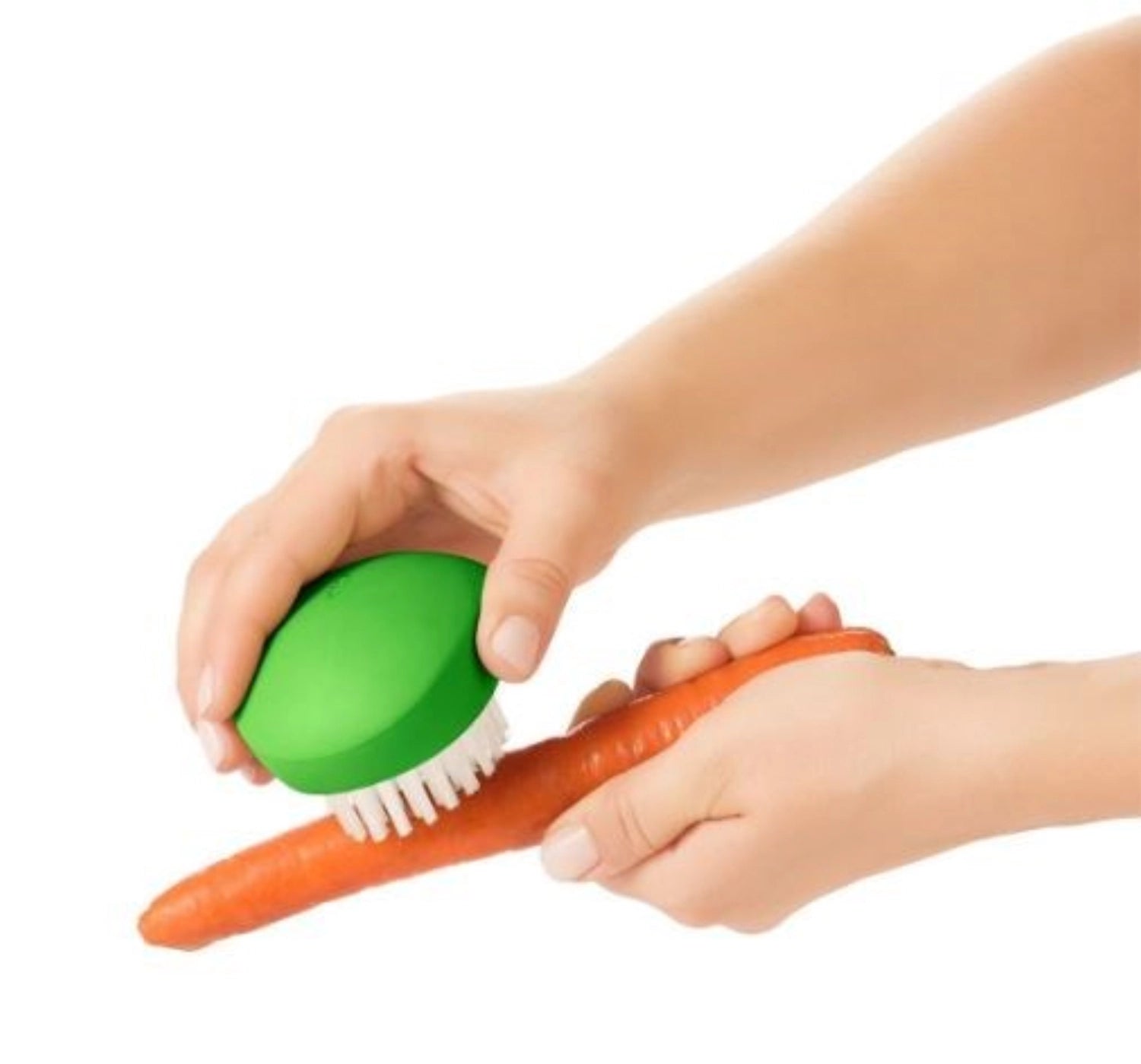 Entdecken Sie die grüne OXO Gemüsebürste – Ihr idealer Partner für die mühelose Reinigung von Obst und Gemüse. Hygienisch und komfortabel!