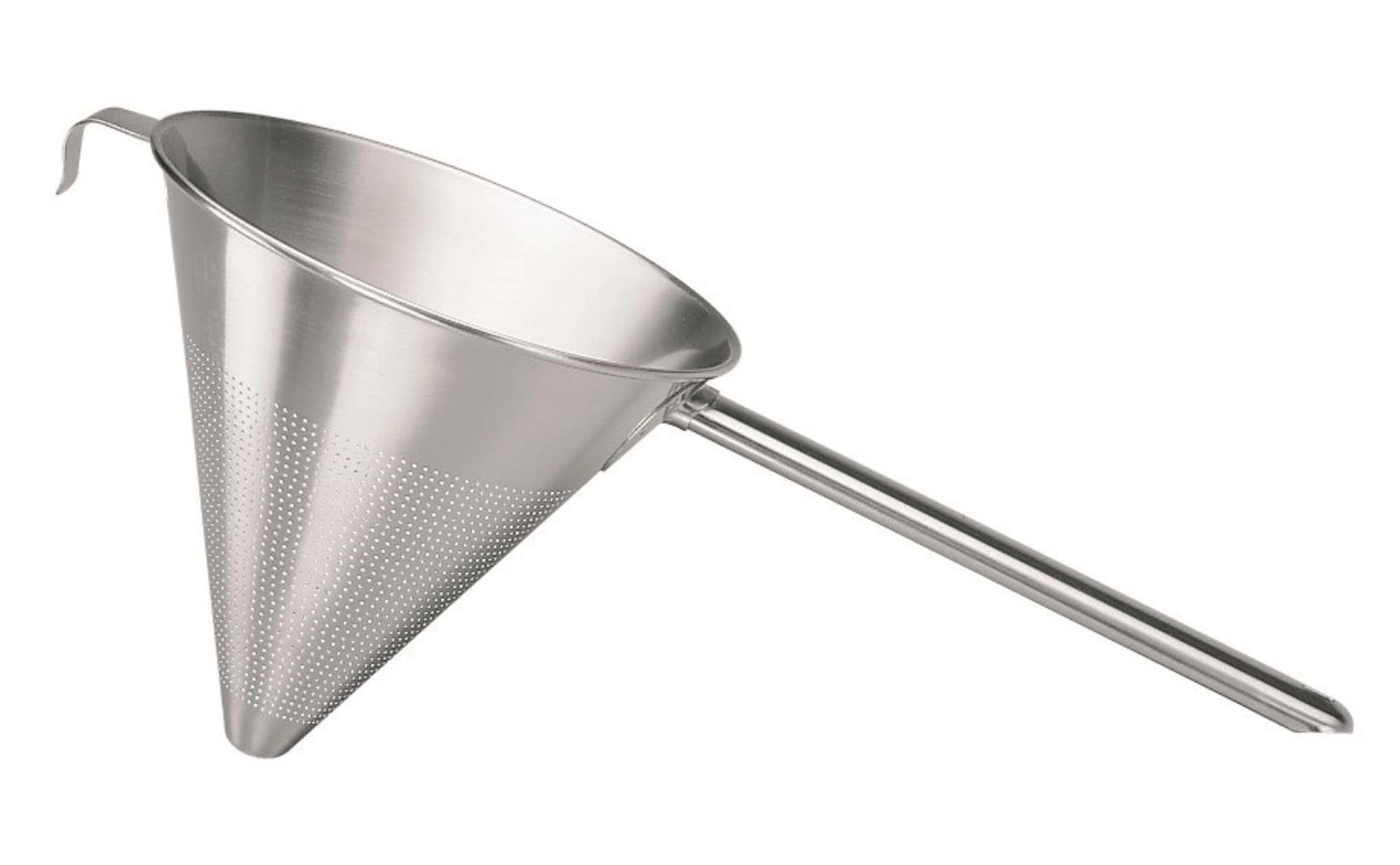 Entdecken Sie das hochwertige Spitzsieb mit Rundgriff von Piazza. Ideal zum Abseihen, langlebig und pflegeleicht aus Edelstahl. Perfekt für jede Küche!