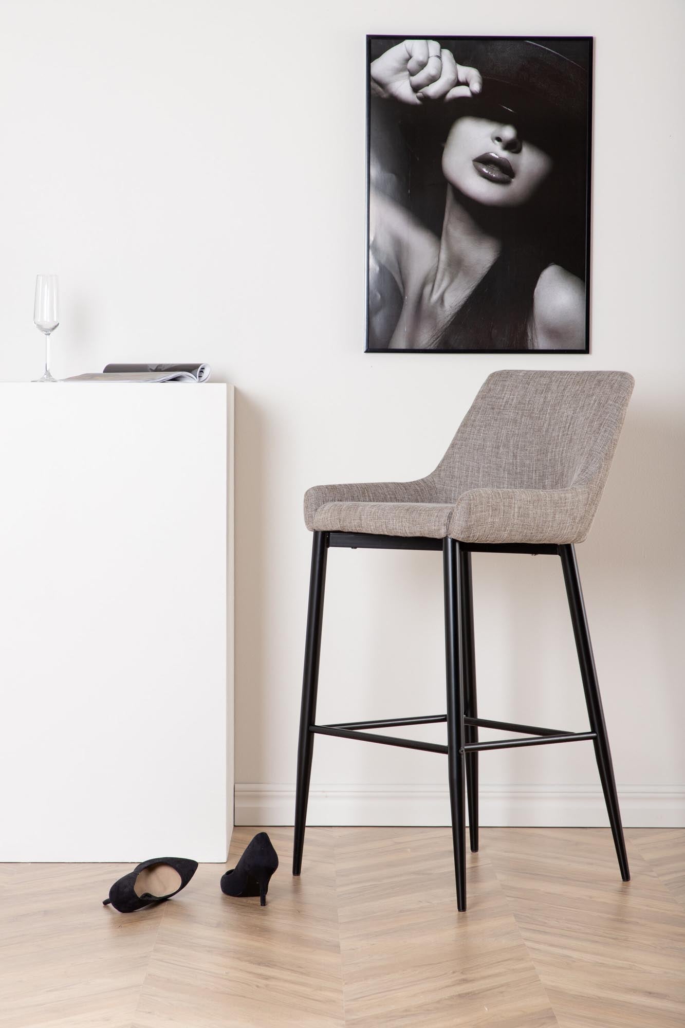Plaza Barstuhl in Beige präsentiert im Onlineshop von KAQTU Design AG. Barstuhl ist von Venture Home