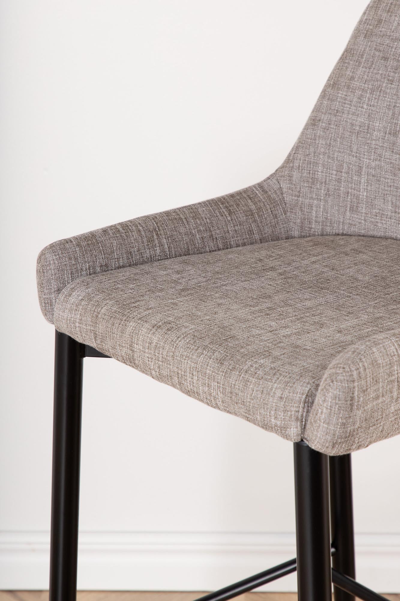 Plaza Barstuhl in Beige präsentiert im Onlineshop von KAQTU Design AG. Barstuhl ist von Venture Home