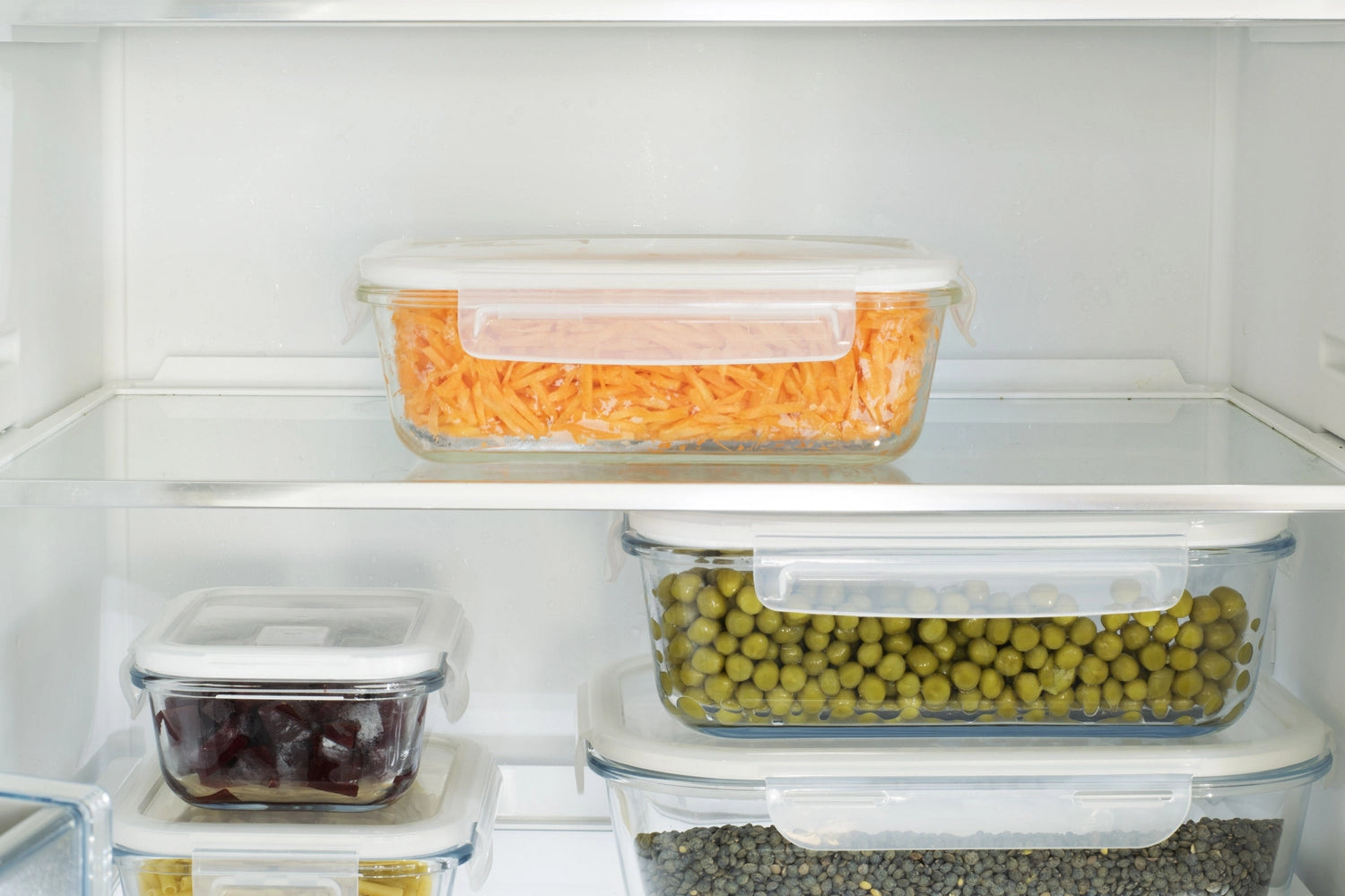 Die rechteckige Pebbly Glas Vorratsdose (1l) mit Ventil sorgt für frische Lebensmittel und stilvolle Aufbewahrung. Perfekt für Küche und Vorratsraum.