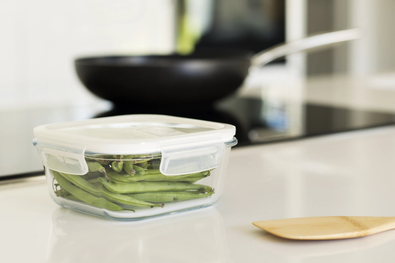 <tc>Pebbly</tc> Glass storage jar with valve, square 80cl