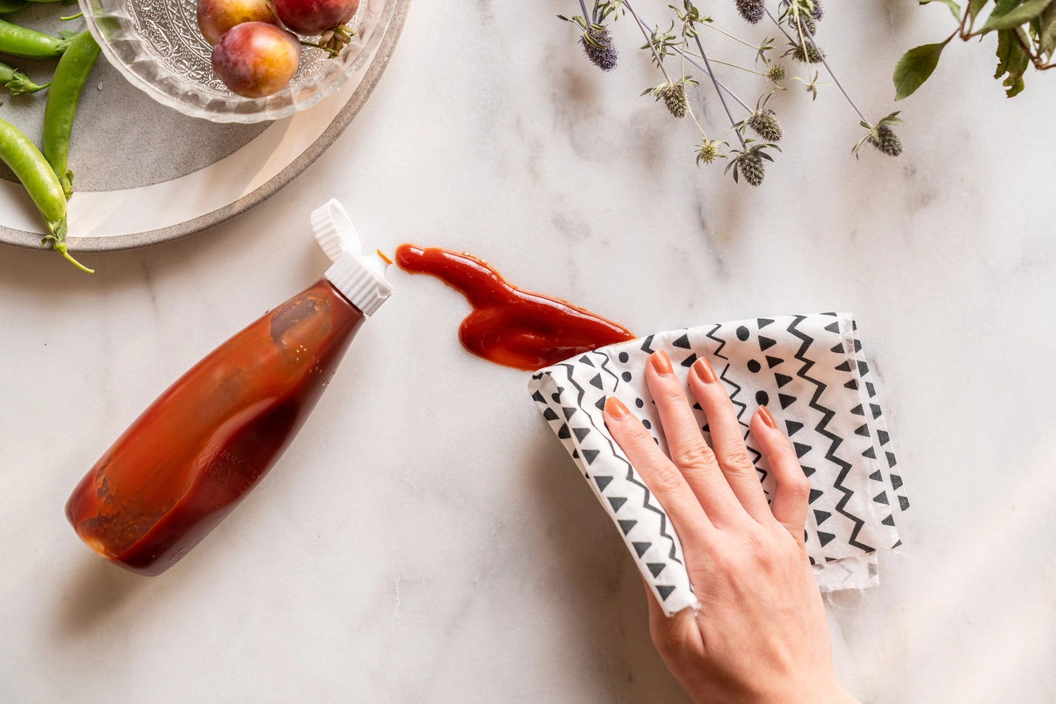 Erleben Sie die nachhaltige Bambuspapiertuch-Rolle Ethno von Nuts Innovations. Wiederverwendbar, 25x27 cm, perfekt für umweltbewusste Haushalte.