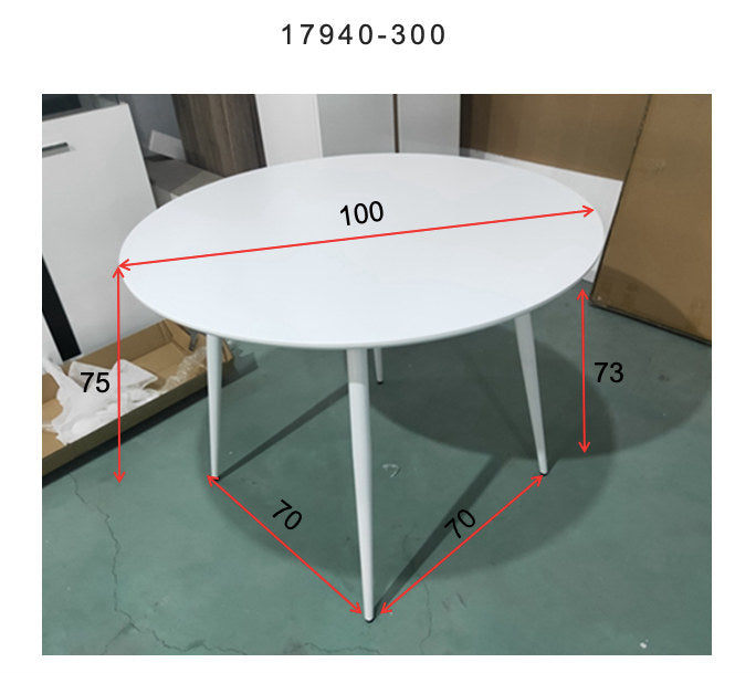 Plaza Tisch in Weiss präsentiert im Onlineshop von KAQTU Design AG. Esstisch ist von Venture Home